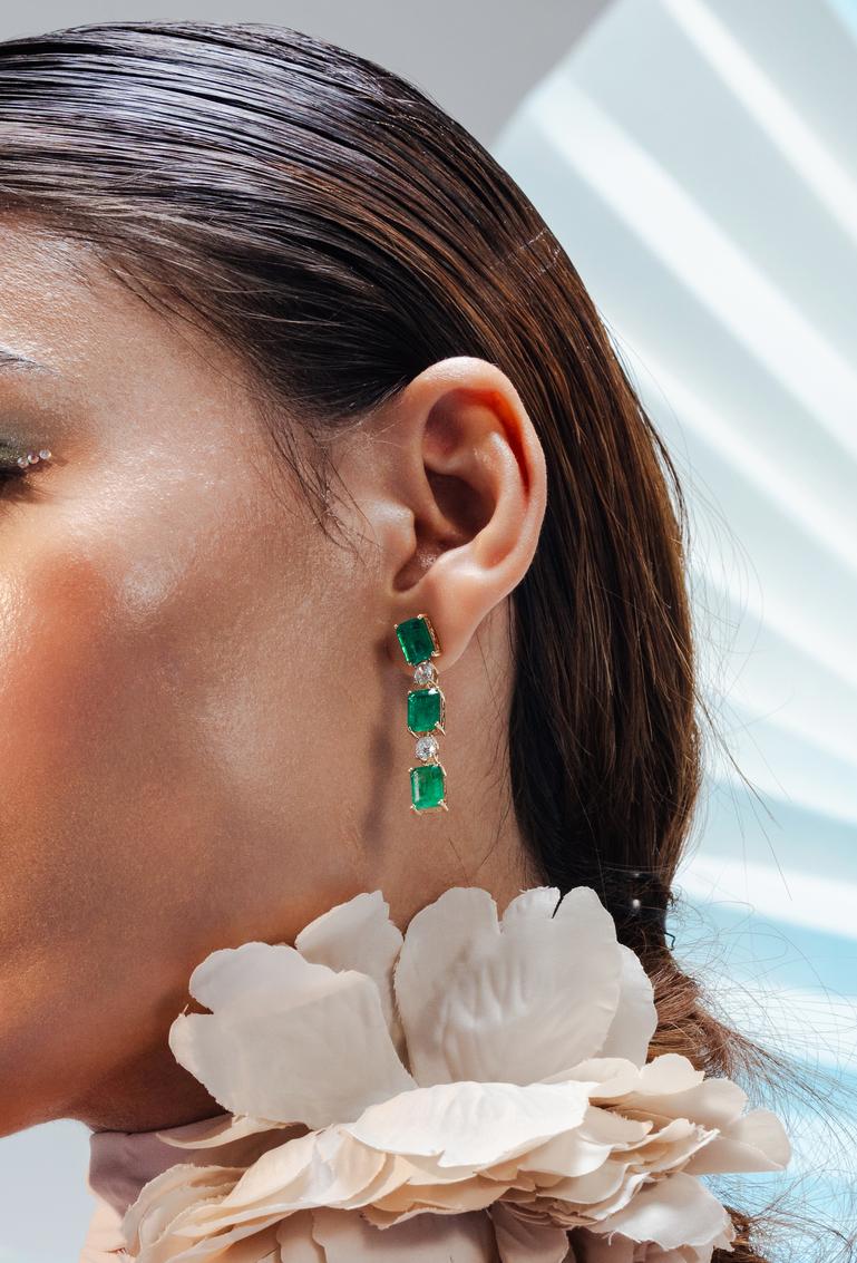 Taille octogone 9.11 Carats Octagon Cut Emerald Diamond Drop Earrings 18k Solid Yellow Gold en vente