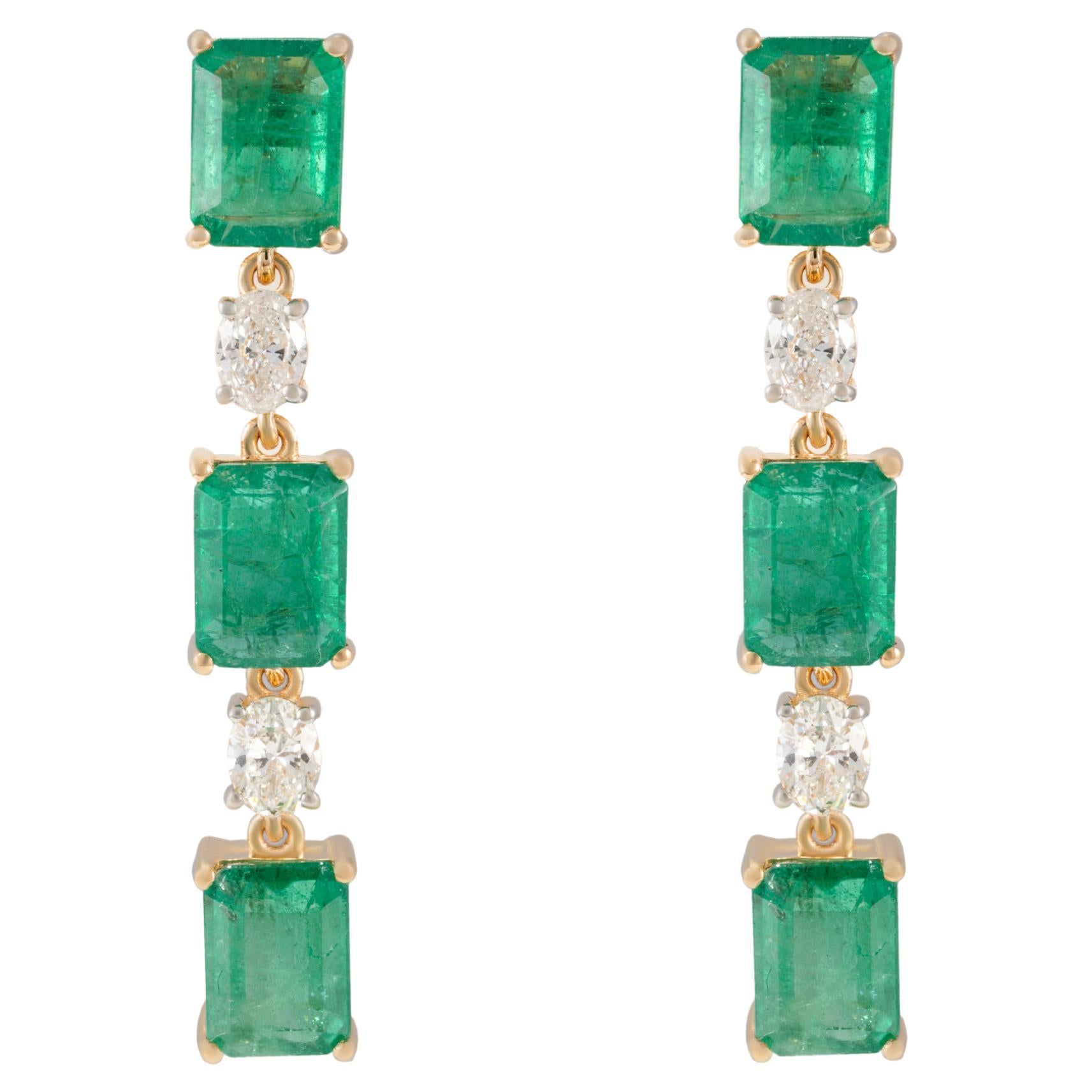 9.11 Carats Octagon Cut Emerald Diamond Drop Earrings 18k Solid Yellow Gold en vente