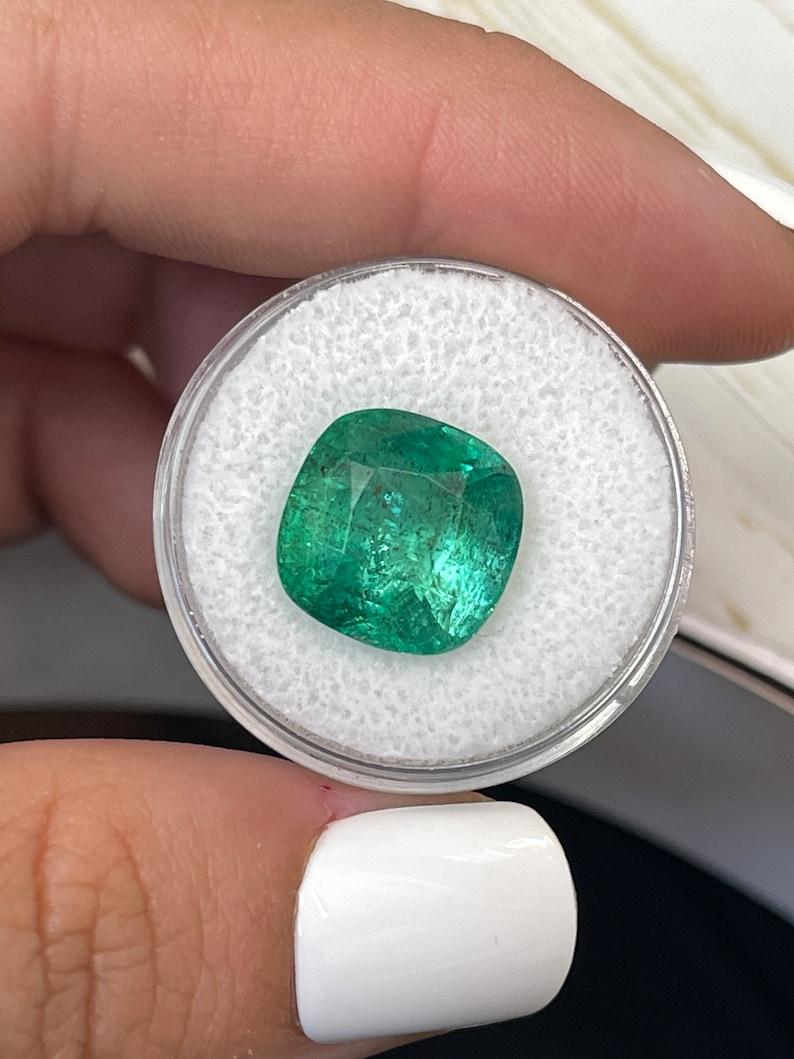 9,12 Karat erdiger grüner sambischer Smaragd - abgerundeter Kissenschliff Echter Edelstein im Zustand „Neu“ im Angebot in Jupiter, FL
