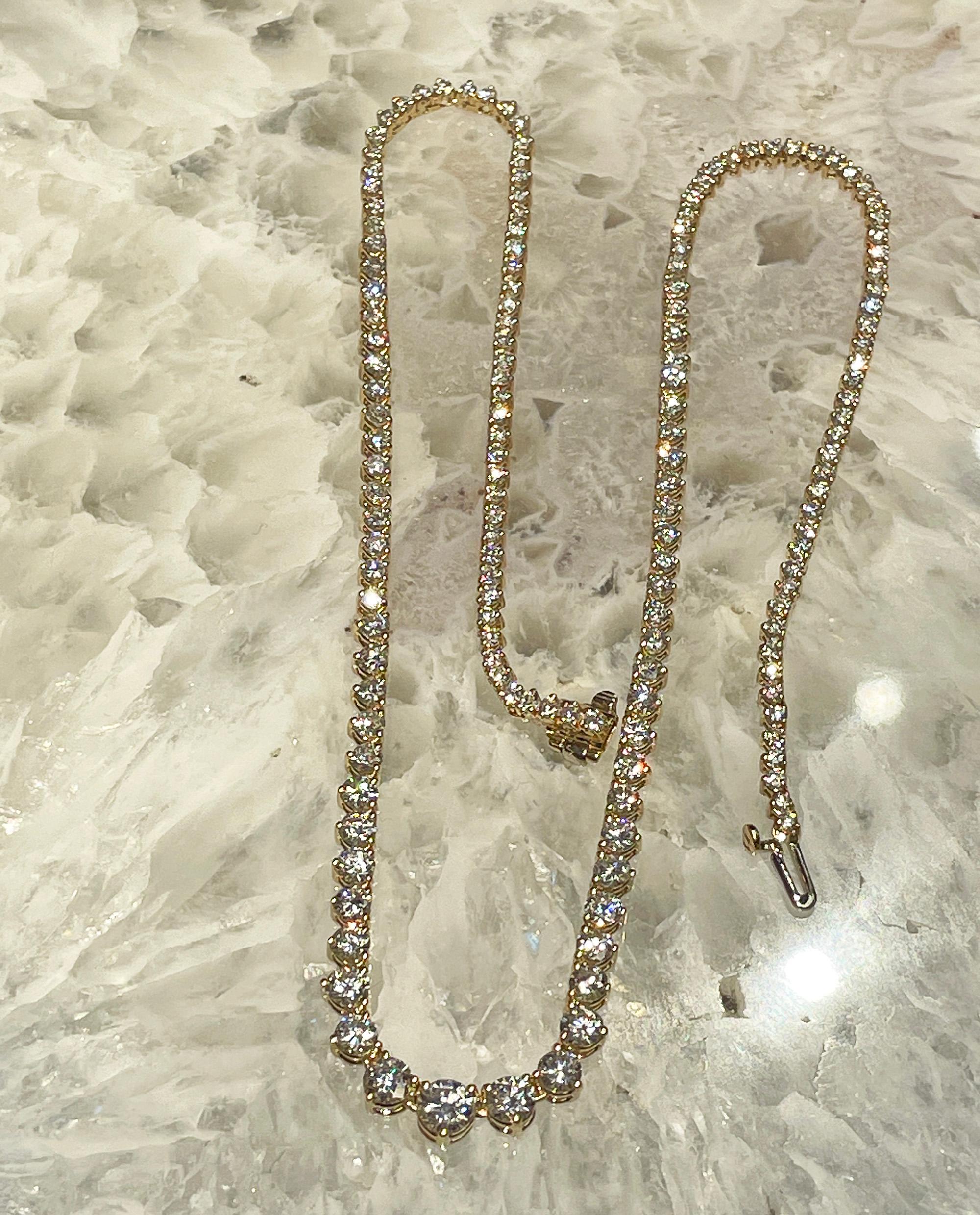 Collana Tennis con diamanti tondi graduati in oro giallo 14k da 9,12ct Estate Vintage in vendita 11