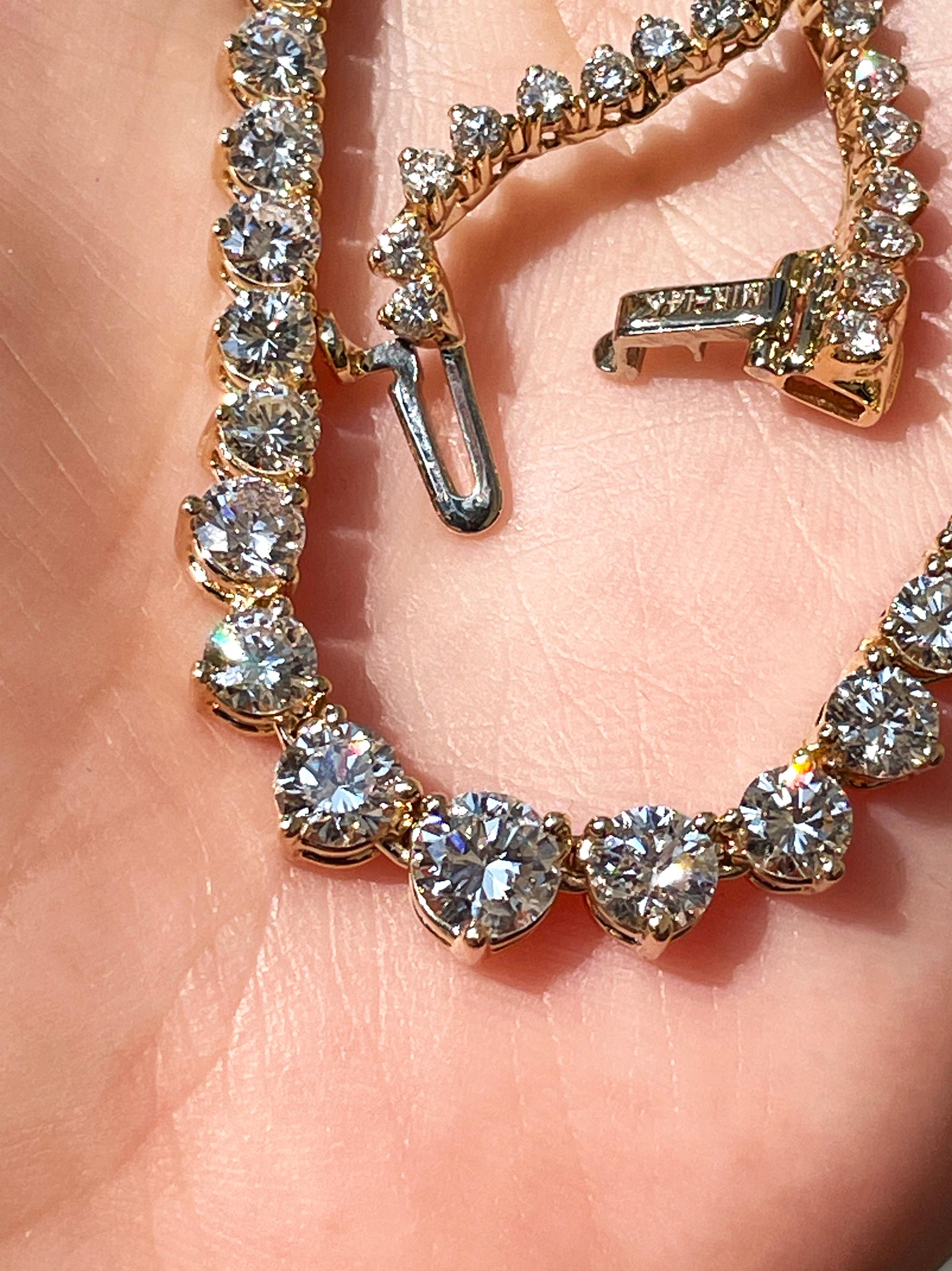 Collana Tennis con diamanti tondi graduati in oro giallo 14k da 9,12ct Estate Vintage in vendita 4