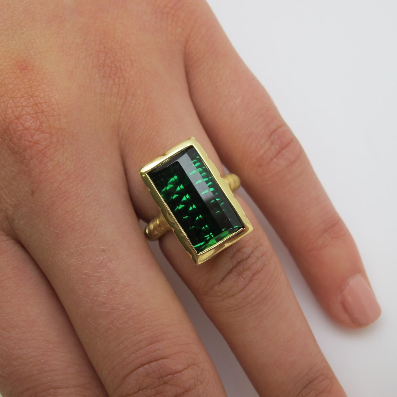 Green Tourmaline and Diamond Yellow Gold Cocktail Ring, 9.13 Carat Fantasy Cut   For Sale 2