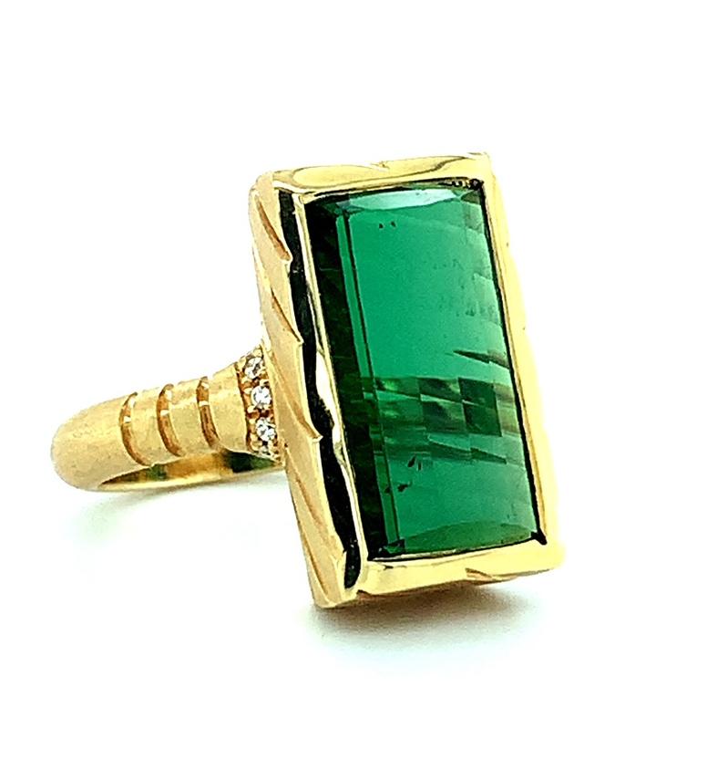 green nag wali ring