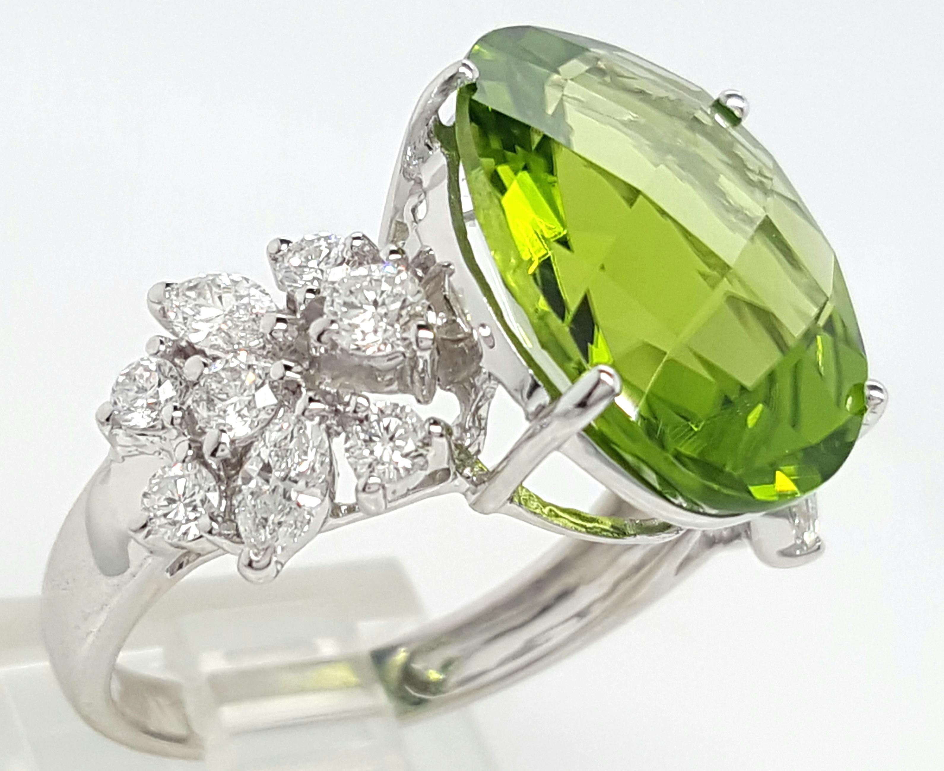 Contemporary 9.13 Carat Natural Peridot and Diamond Cocktail Ring in 18 Karat White Gold