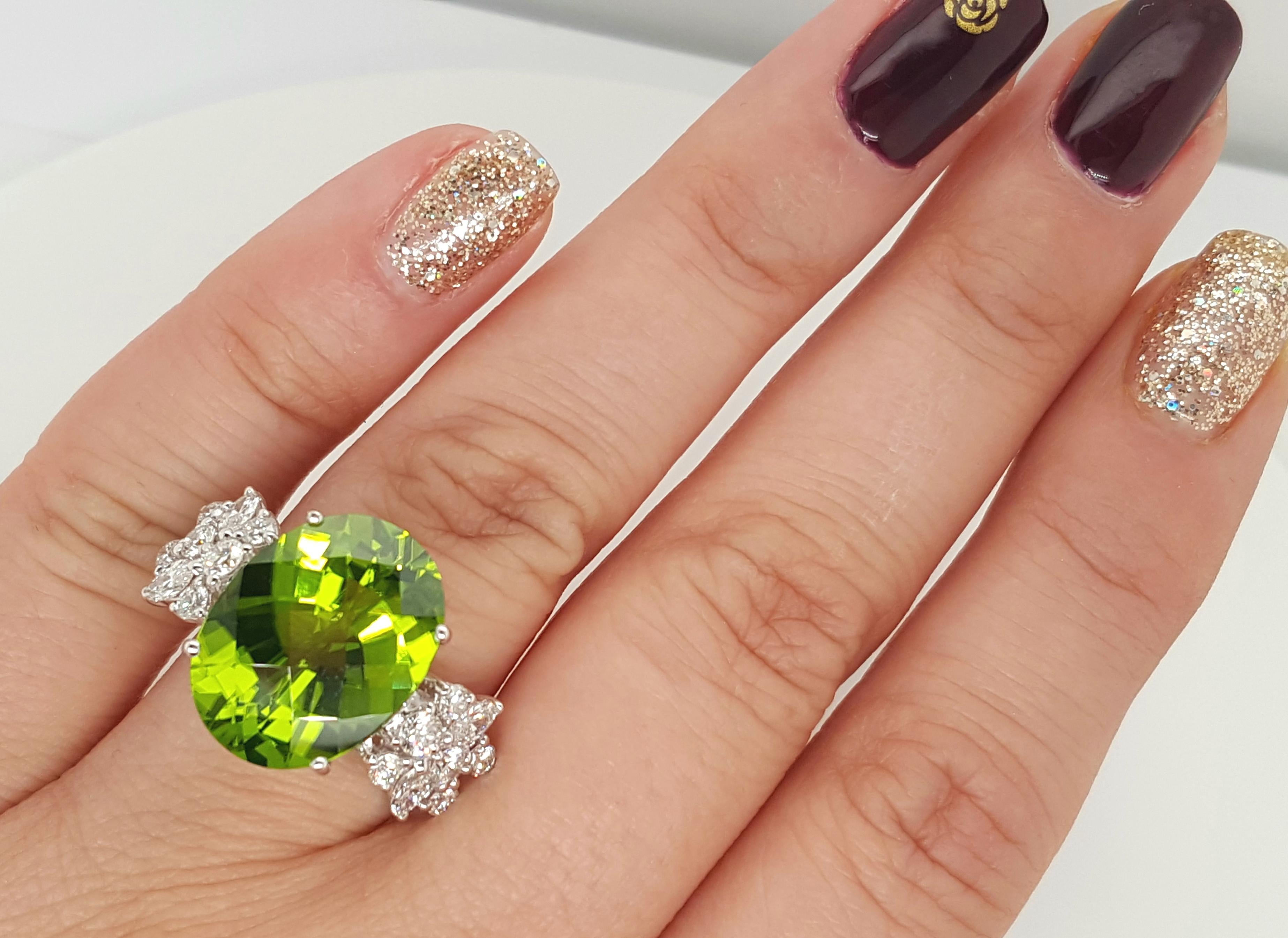 Oval Cut 9.13 Carat Natural Peridot and Diamond Cocktail Ring in 18 Karat White Gold