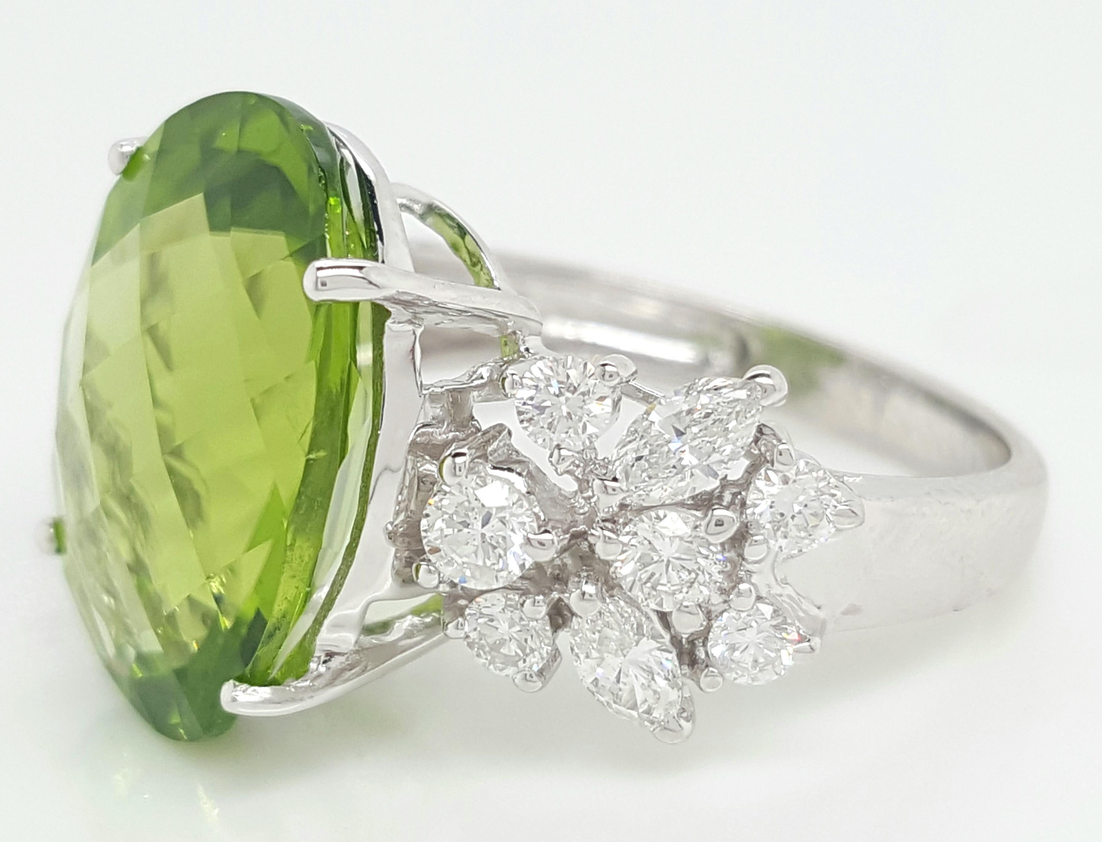 9.13 Carat Natural Peridot and Diamond Cocktail Ring in 18 Karat White Gold In New Condition In Addison, TX