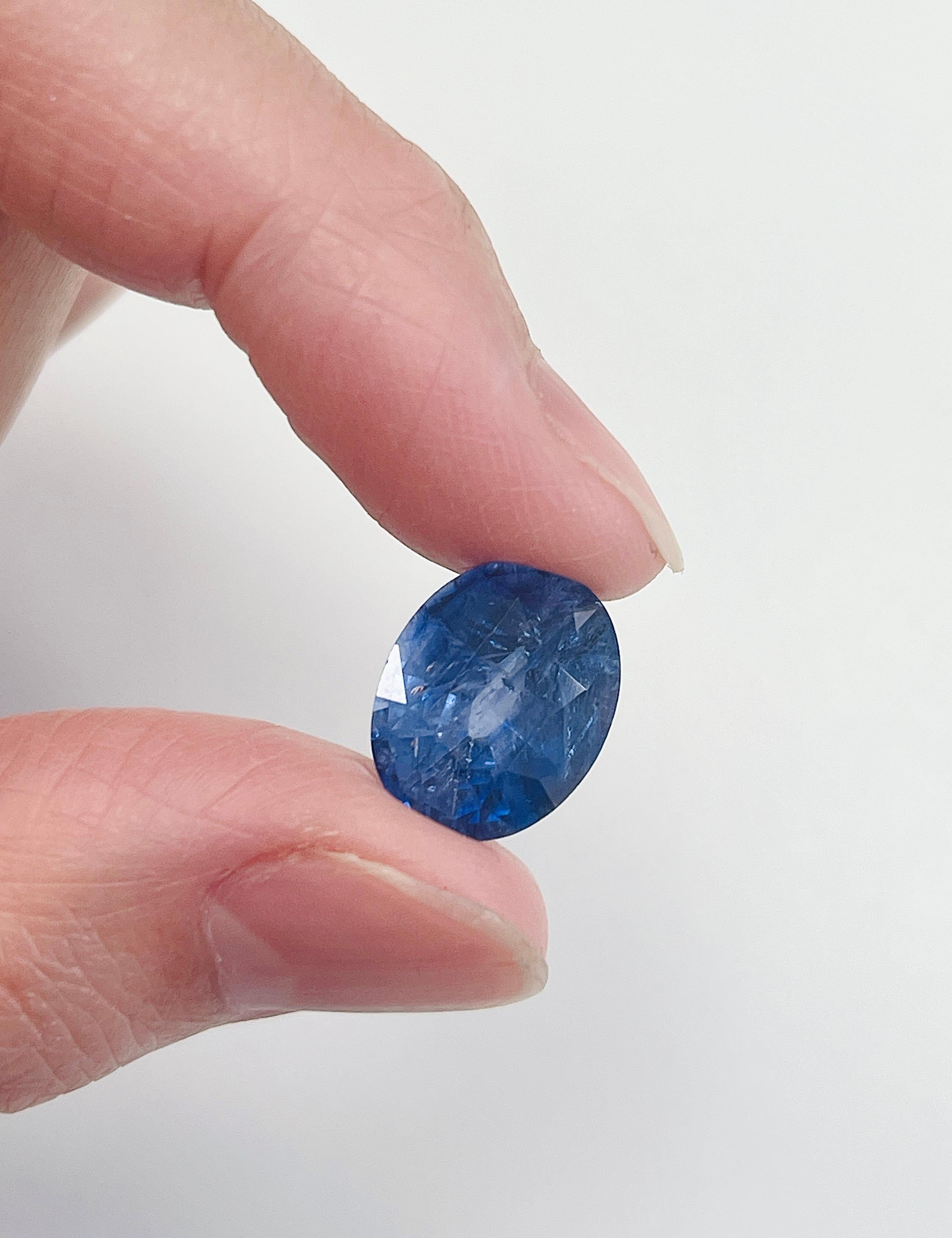 9.13 Carats Natural Cornflower Blue Sapphire Oval Cut Loose Gem In New Condition For Sale In Great Neck, NY