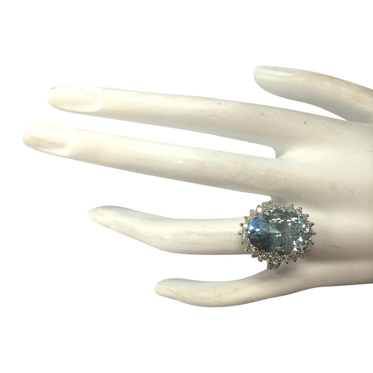 Natural Aquamarine Diamond Ring In 14 Karat White Gold  In New Condition For Sale In Los Angeles, CA