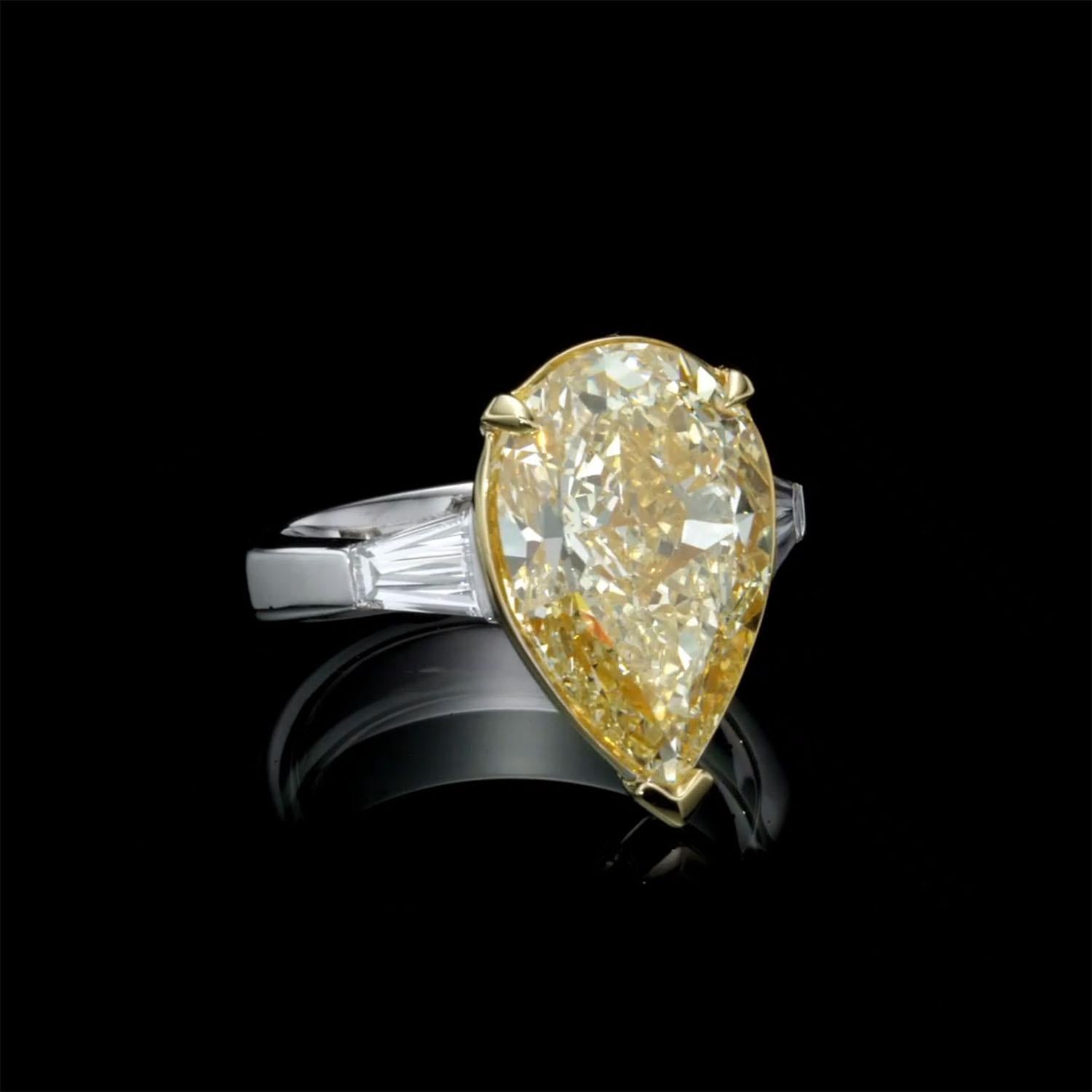 9.14 Carat Natural Yellow Diamond Ring GIA, Large Yellow Diamond Ring for Women In New Condition For Sale In Ramat Gan, IL