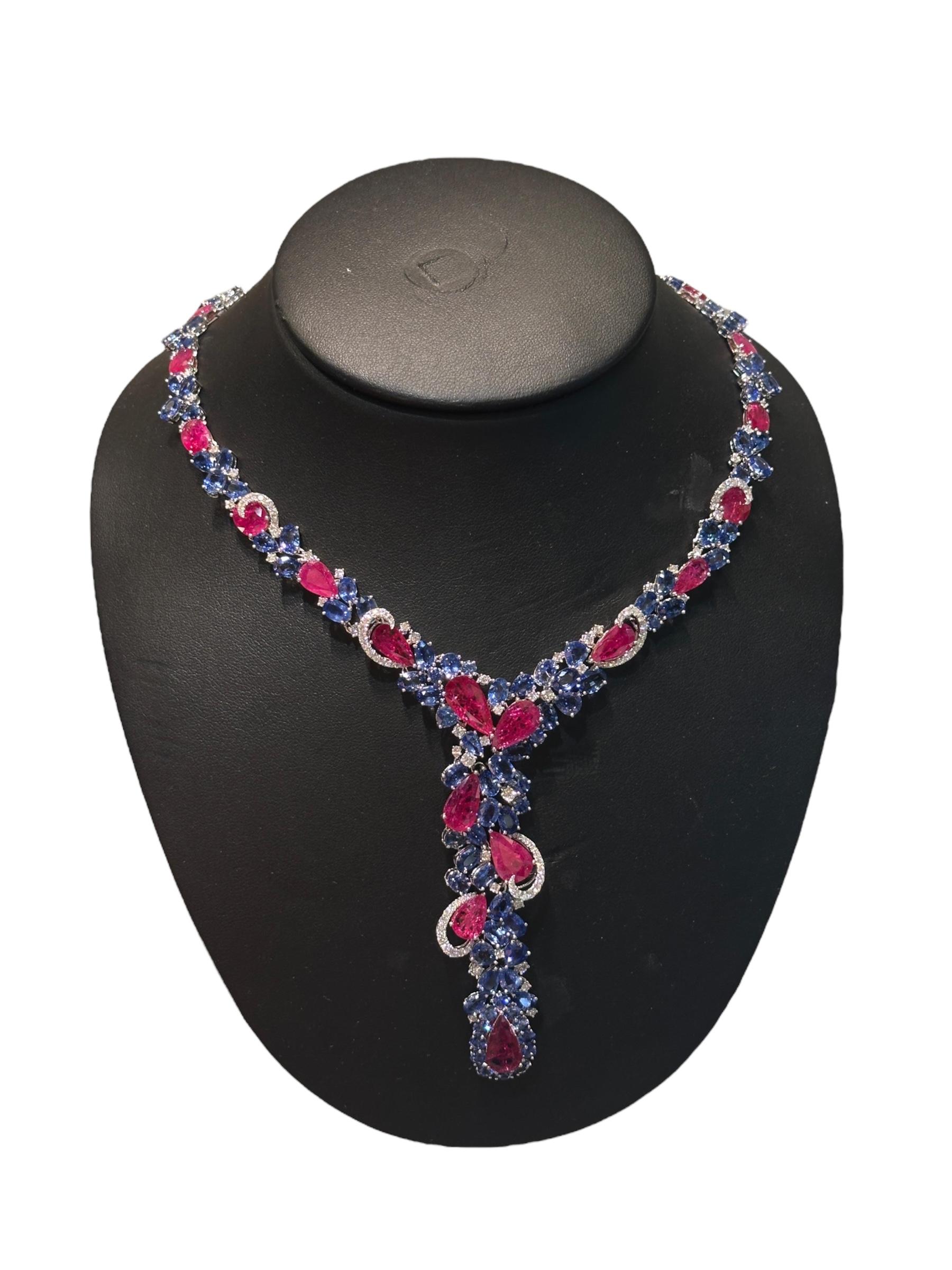 Contemporain 91.47 Carat Mozambique Rubis Ceylan Saphir & Diamant Collier Drop Or 18K en vente
