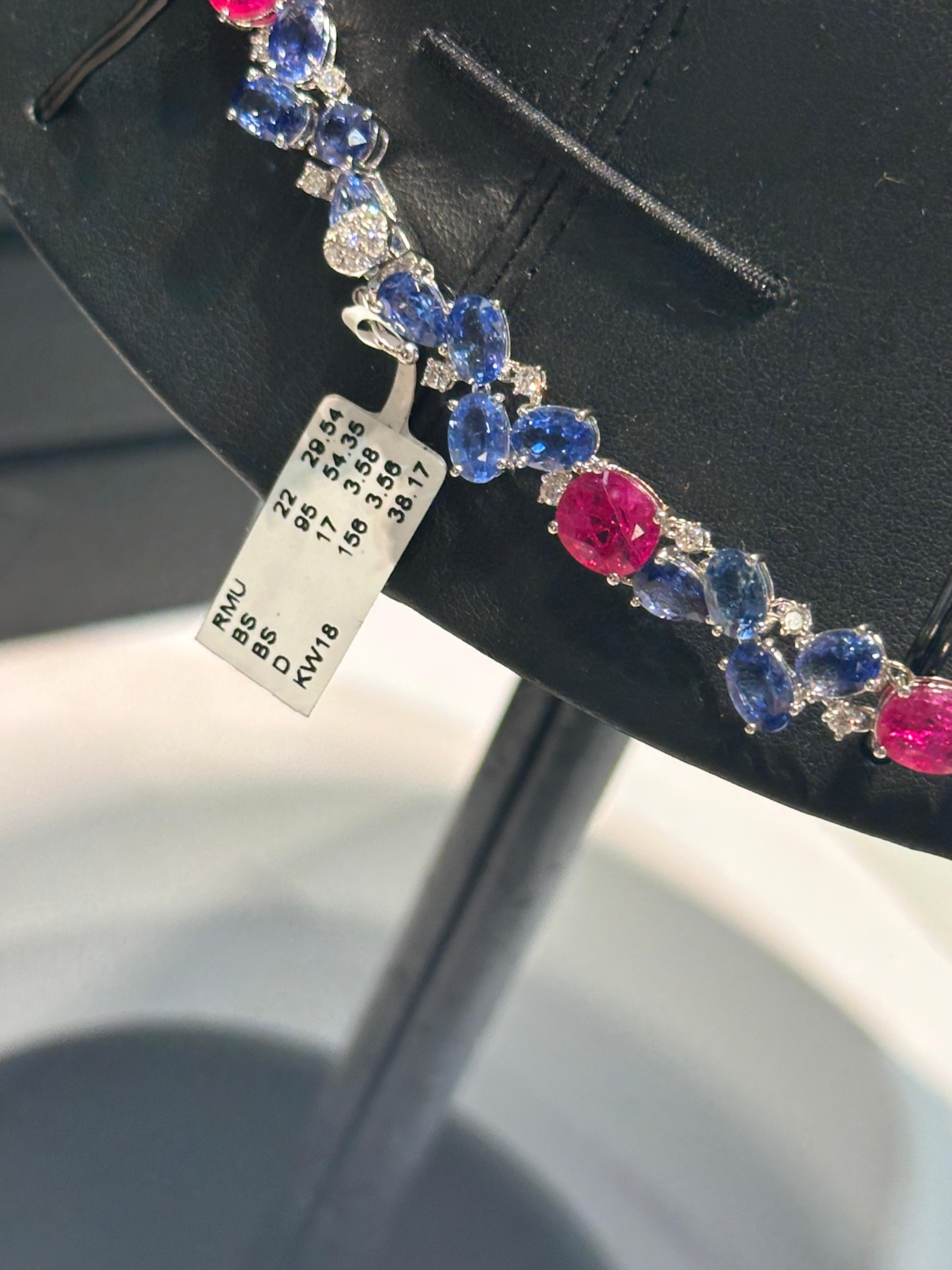 91.47 Carat Mozambique Rubis Ceylan Saphir & Diamant Collier Drop Or 18K Pour femmes en vente