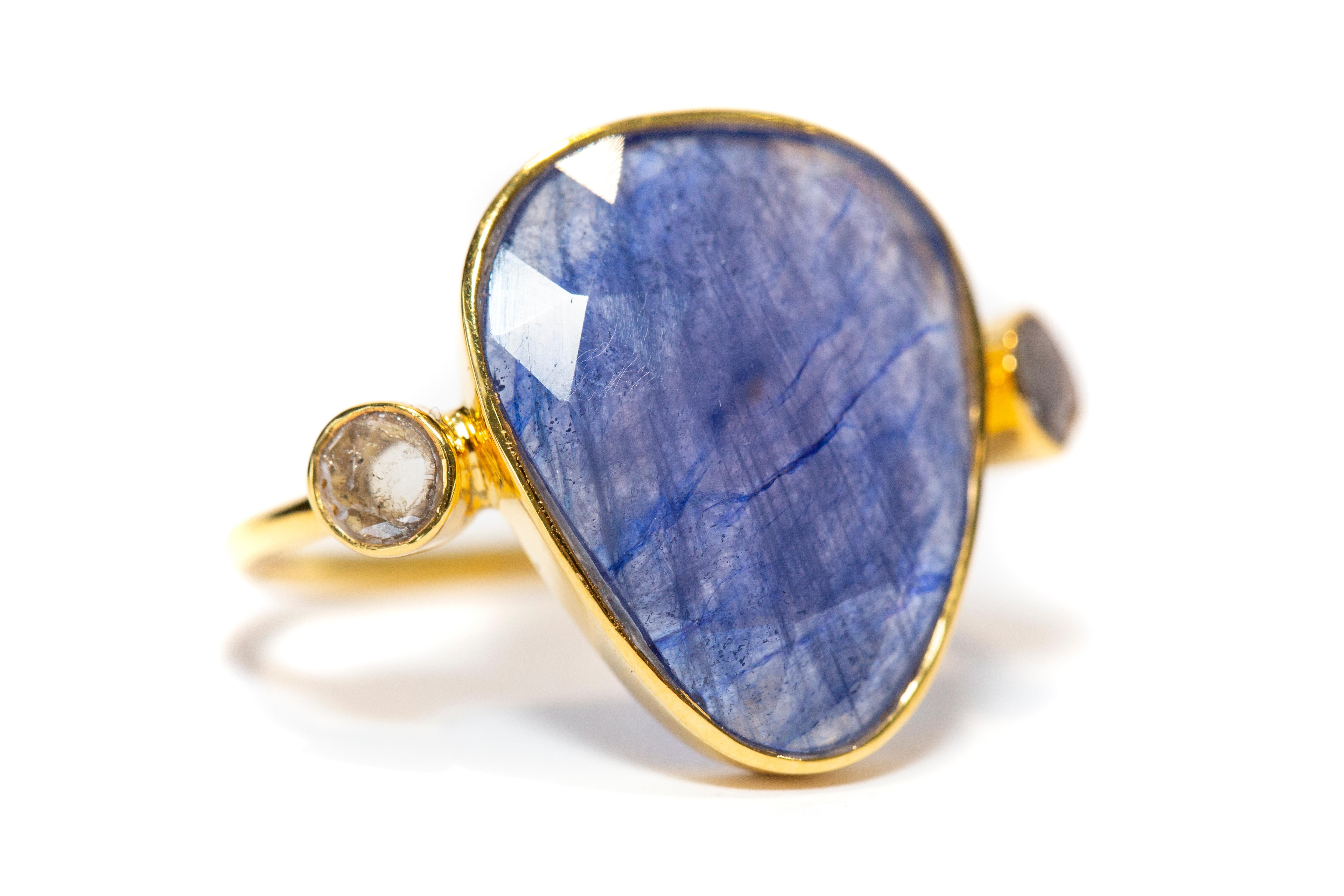 Contemporary 9.15 Carat Blue Sapphire Diamond Rose Cut 18 KT Yellow Gold Artisan Ring  For Sale