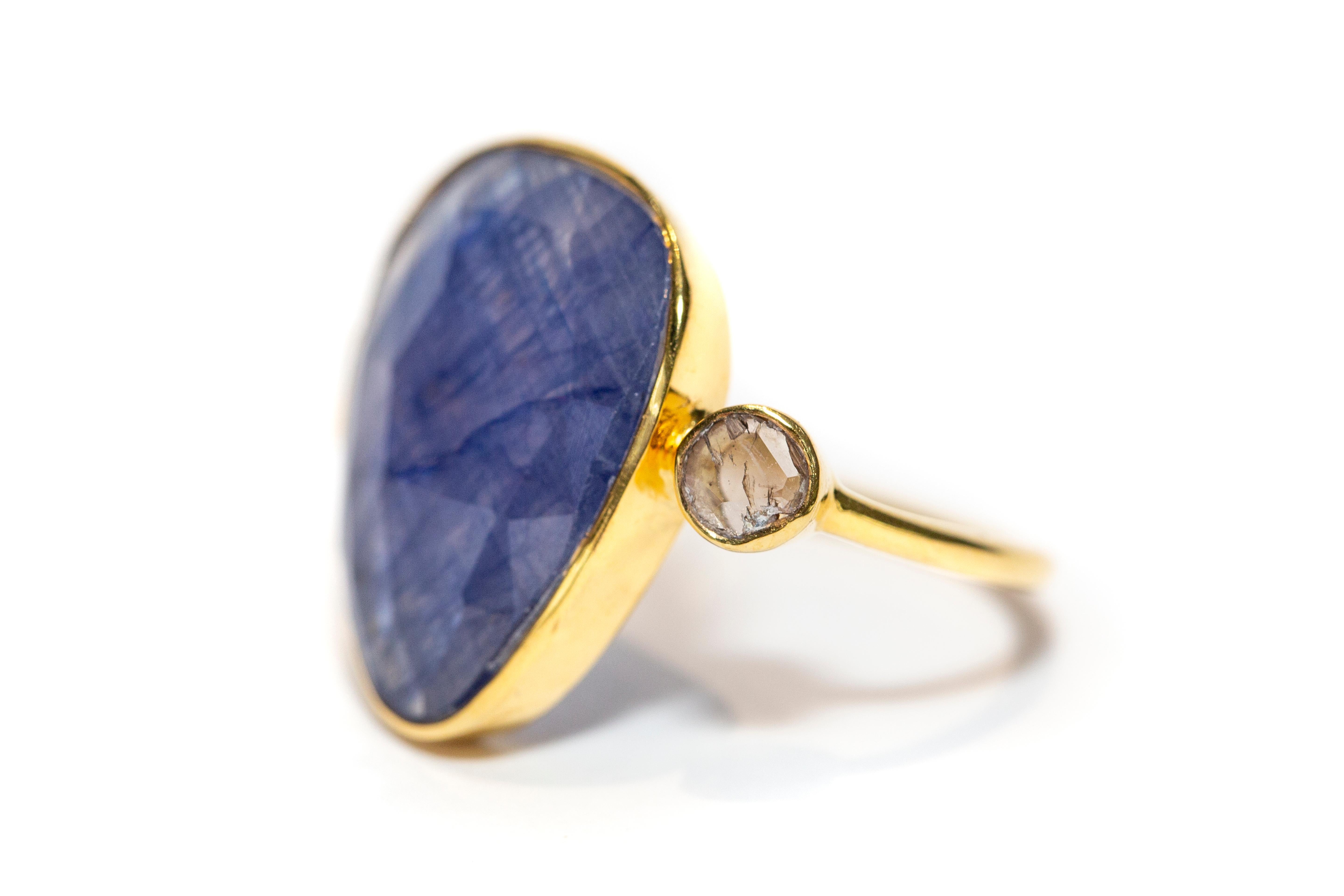 9.15 Carat Blue Sapphire Diamond Rose Cut 18 KT Yellow Gold Artisan Ring  In New Condition For Sale In London, GB