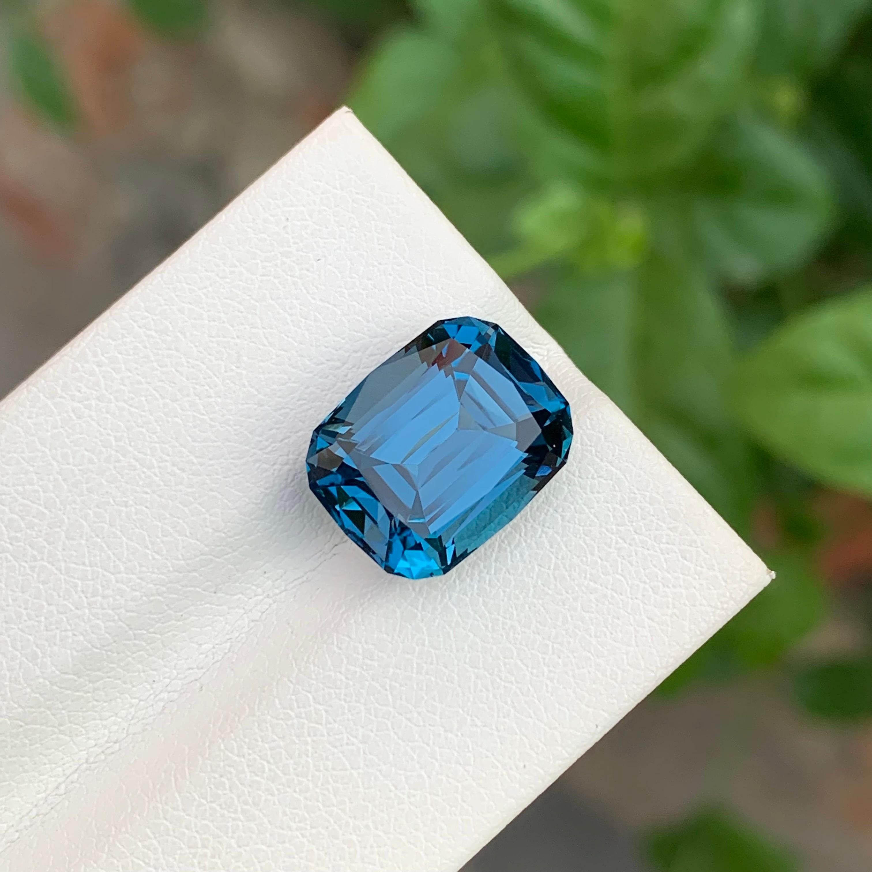 9.15 Carat Fabulous Faceted London Blue Topaz Cushion Shape Gemstone In New Condition For Sale In Peshawar, PK