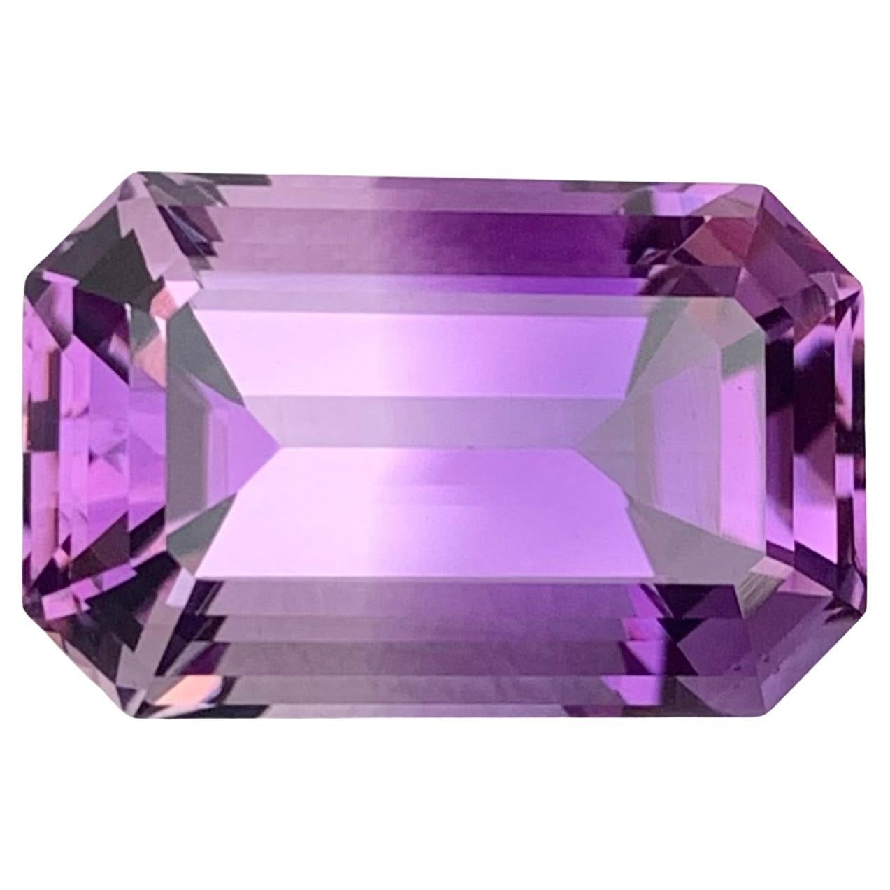 9.15 Carat Natural Loose Amethyst Emerald Shape Gemstone From Brazil (Améthyste en vrac en forme d'émeraude du Brésil) en vente