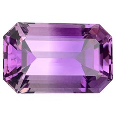 9.15 Carat Natural Loose Amethyst Emerald Shape Gemstone From Brazil (Améthyste en vrac en forme d'émeraude du Brésil)