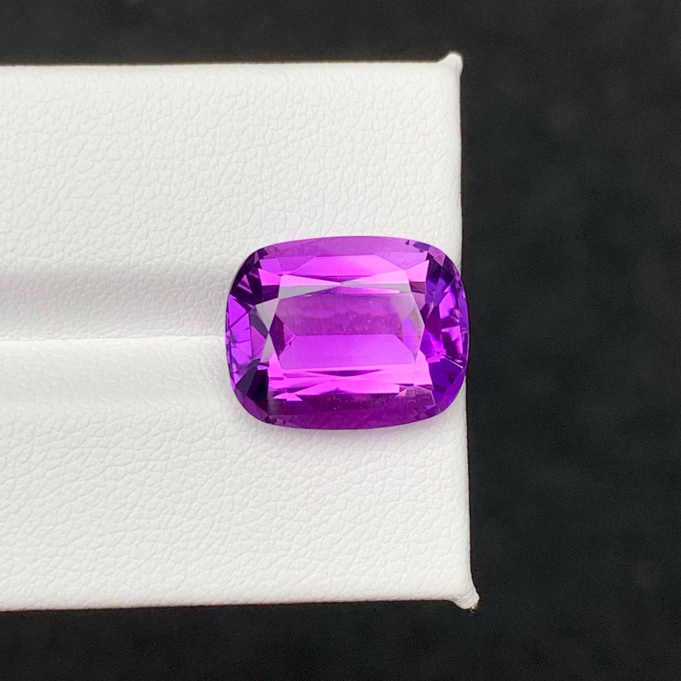 Poids 9,15 carats 
Dimensions 14,9x11,8x8,0mm
Traitement Aucun 
Origine Brésil 
Clarity Eye Clean 
Forme Coupe Coussin 




Cette améthyste violette naturelle en vrac de 9,15 carats provenant du Brésil est une pierre précieuse remarquable qui