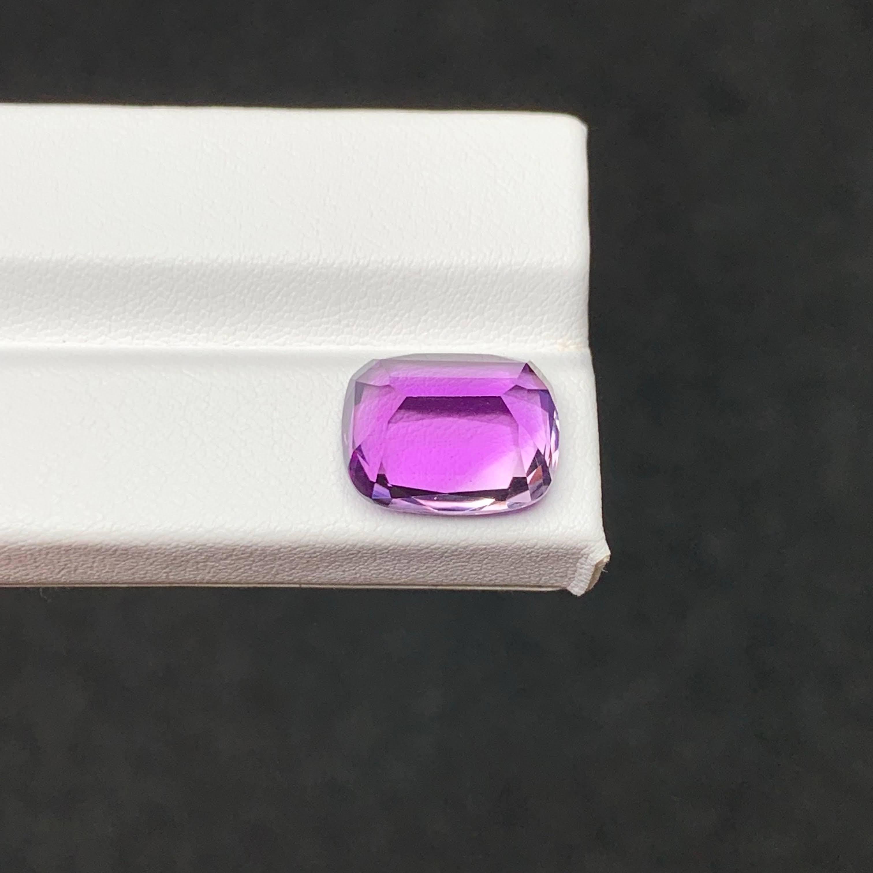 9.15 Carat Natural Loose Purple Amethyst Stone Cushion Cut Brazilian Gemstone (pierre précieuse brésilienne) Unisexe en vente