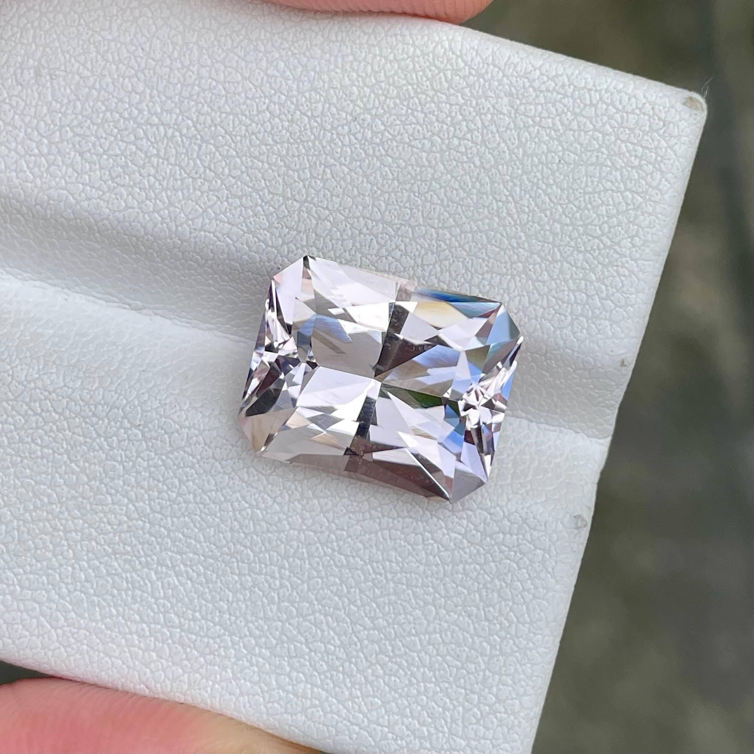 9,15 Karat Rosa Morganit Stein Scherenschliff Natürlicher Afghanischer Edelstein (Moderne) im Angebot