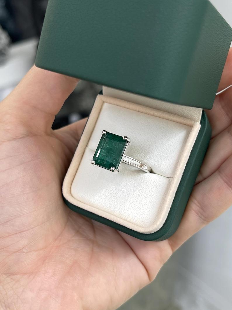 Women's 9.16ct 14K Emerald Cut Solitaire Ring - Deep Green Emerald 585 White Gold For Sale