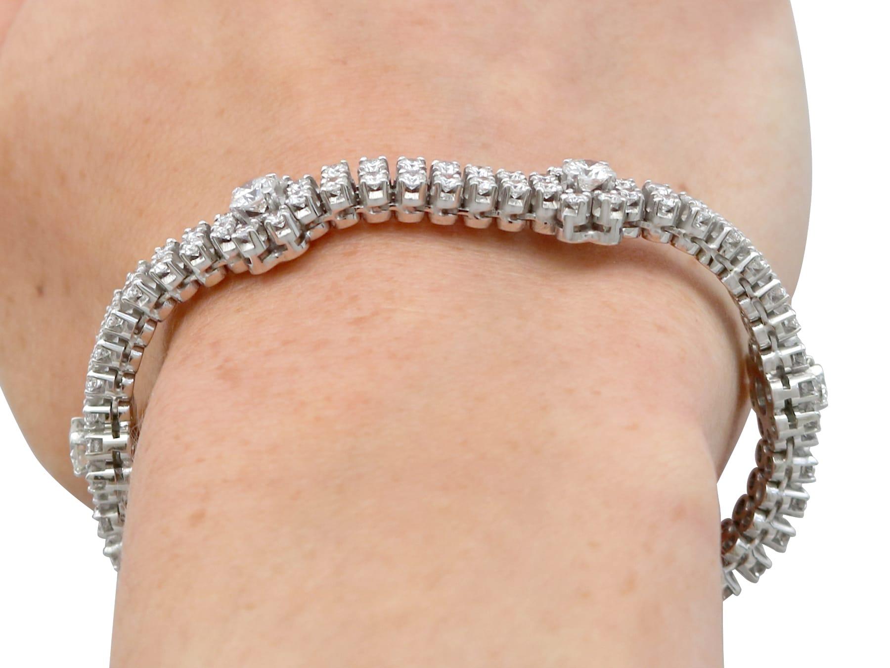 Armband aus 9,17 Karat Diamanten und 18 Karat Weißgold - Vintage CIRCA 1990 im Angebot 9