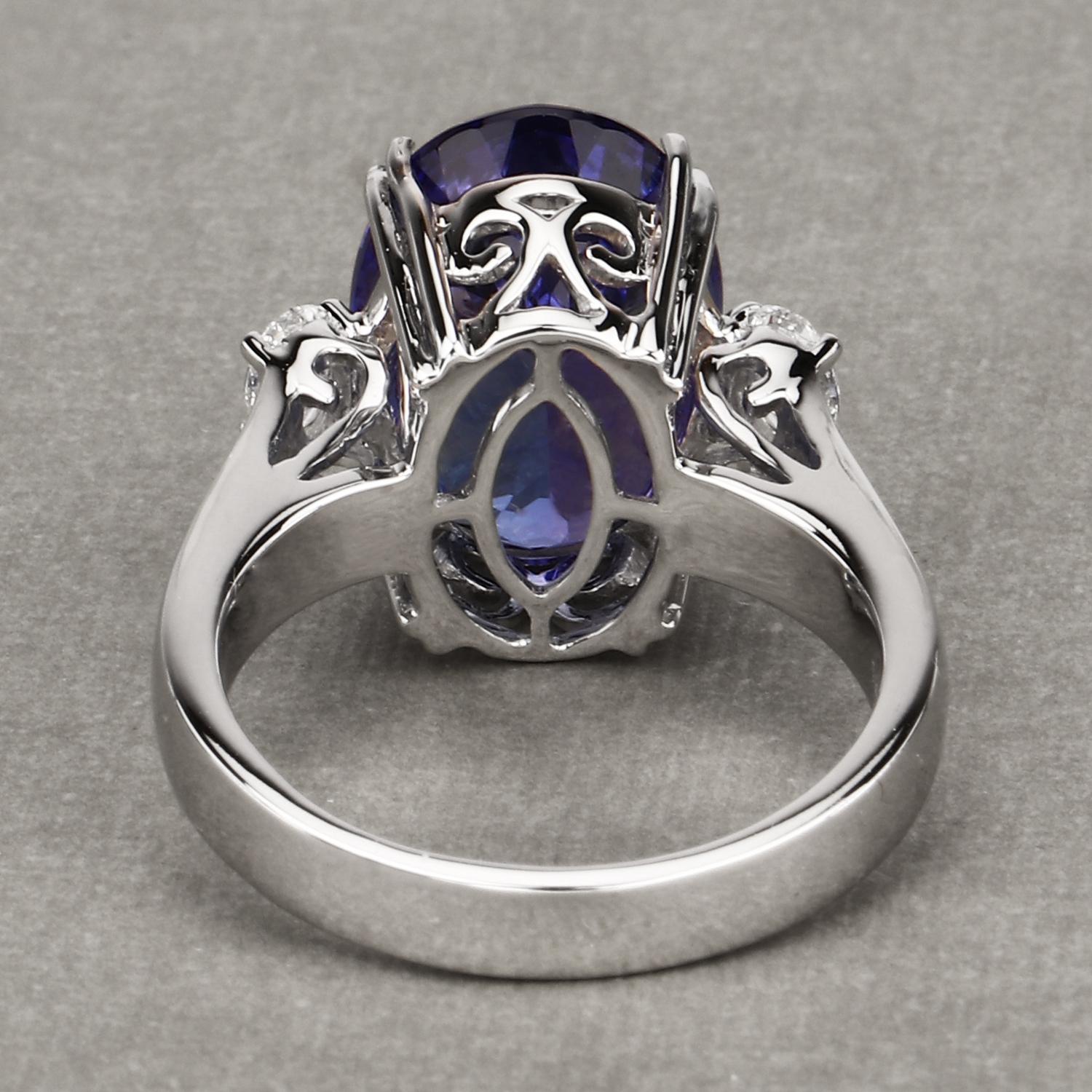 Women's 9.18 Carat Genuine Tanzanite and White Diamond 18 Karat White Gold Ring For Sale