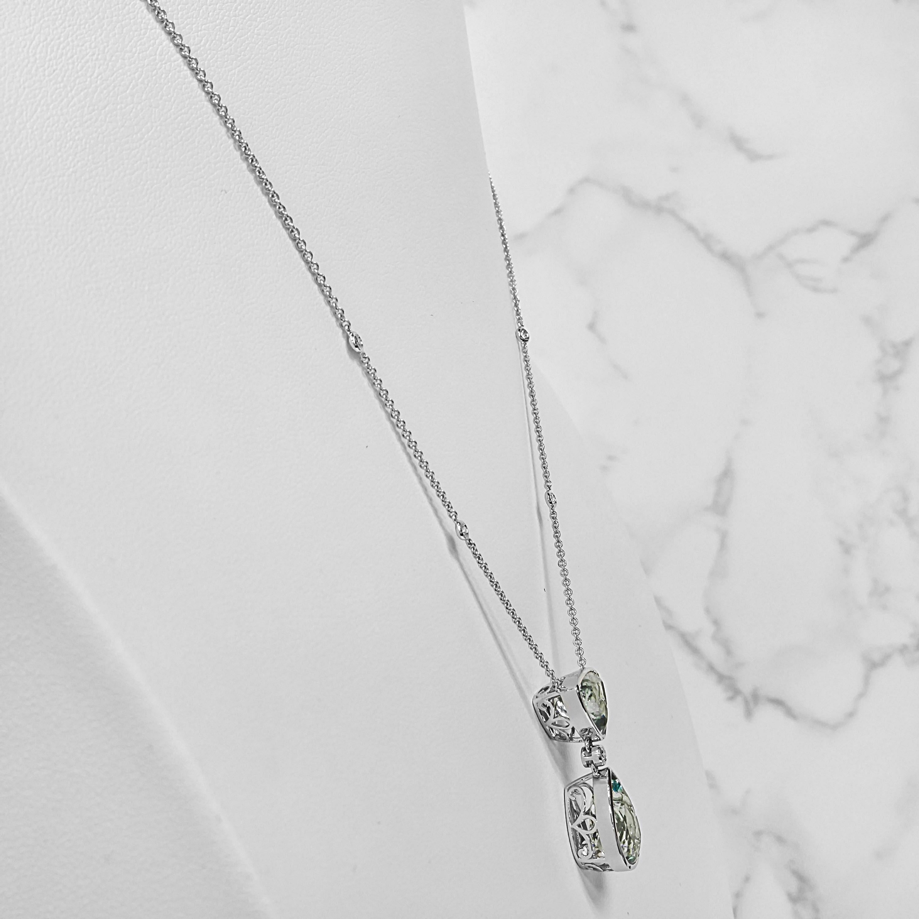Mixed Cut 9.18 Carats Aquamarine and White Diamond White Gold Necklace For Sale