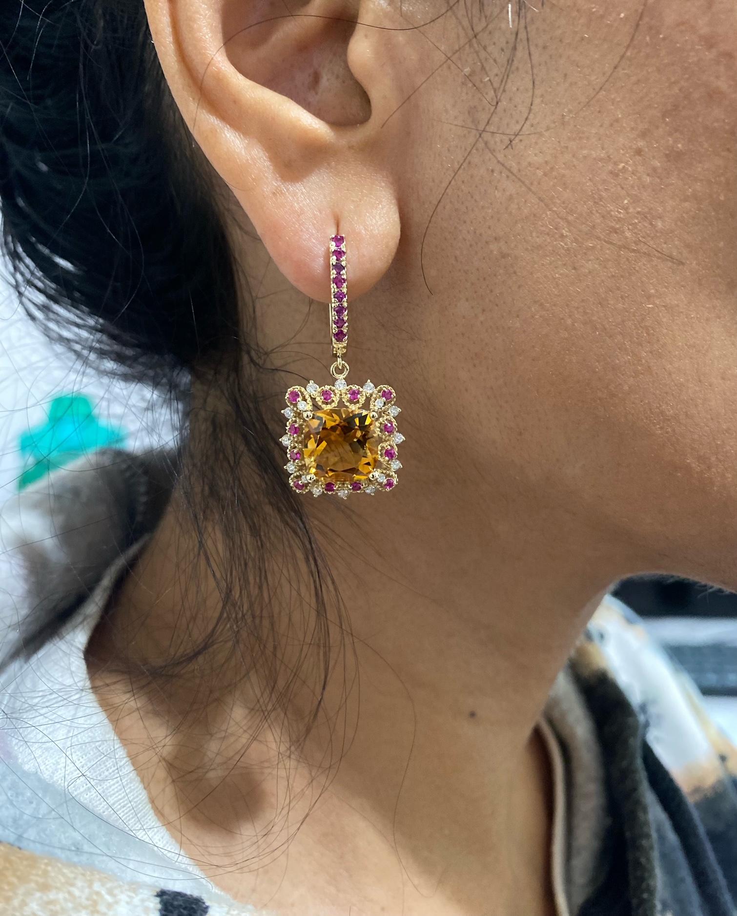 Boucles d'oreilles pendantes en or jaune 9.19 carats Citrine Saphir rose Diamant en vente 1