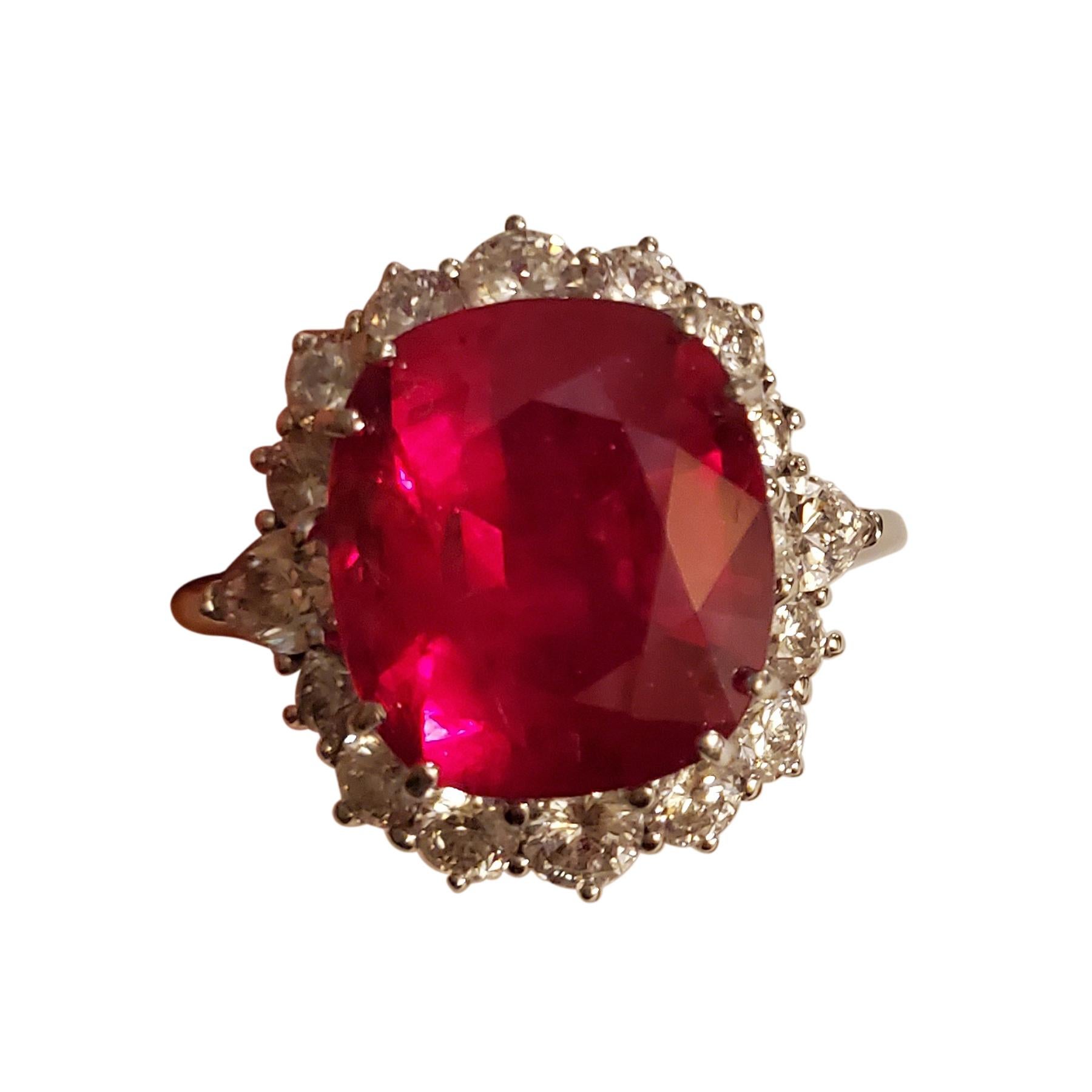 9.19 Carat Cushion-Cut Ruby and Diamond Gold  Engagement Ring (Glass-filled) In New Condition For Sale In Hong Kong, HK