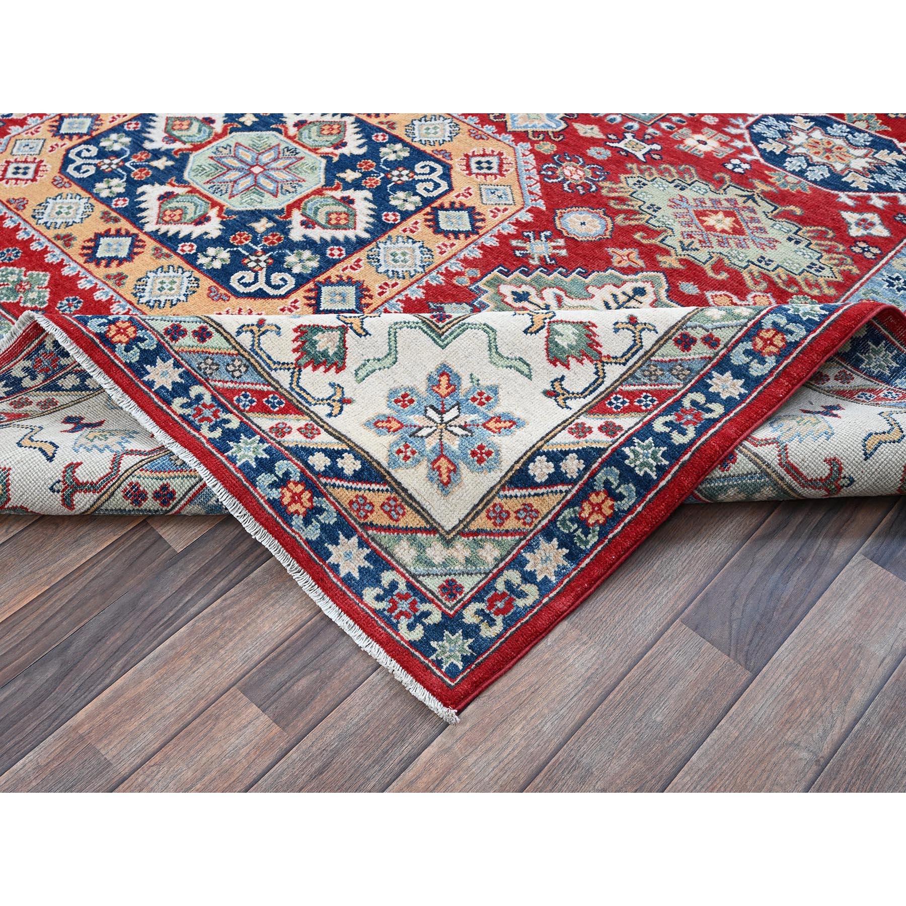 XXIe siècle et contemporain Tapis en laine douce noué à la main rouge Kazak avec médaillons géométriques 9'1