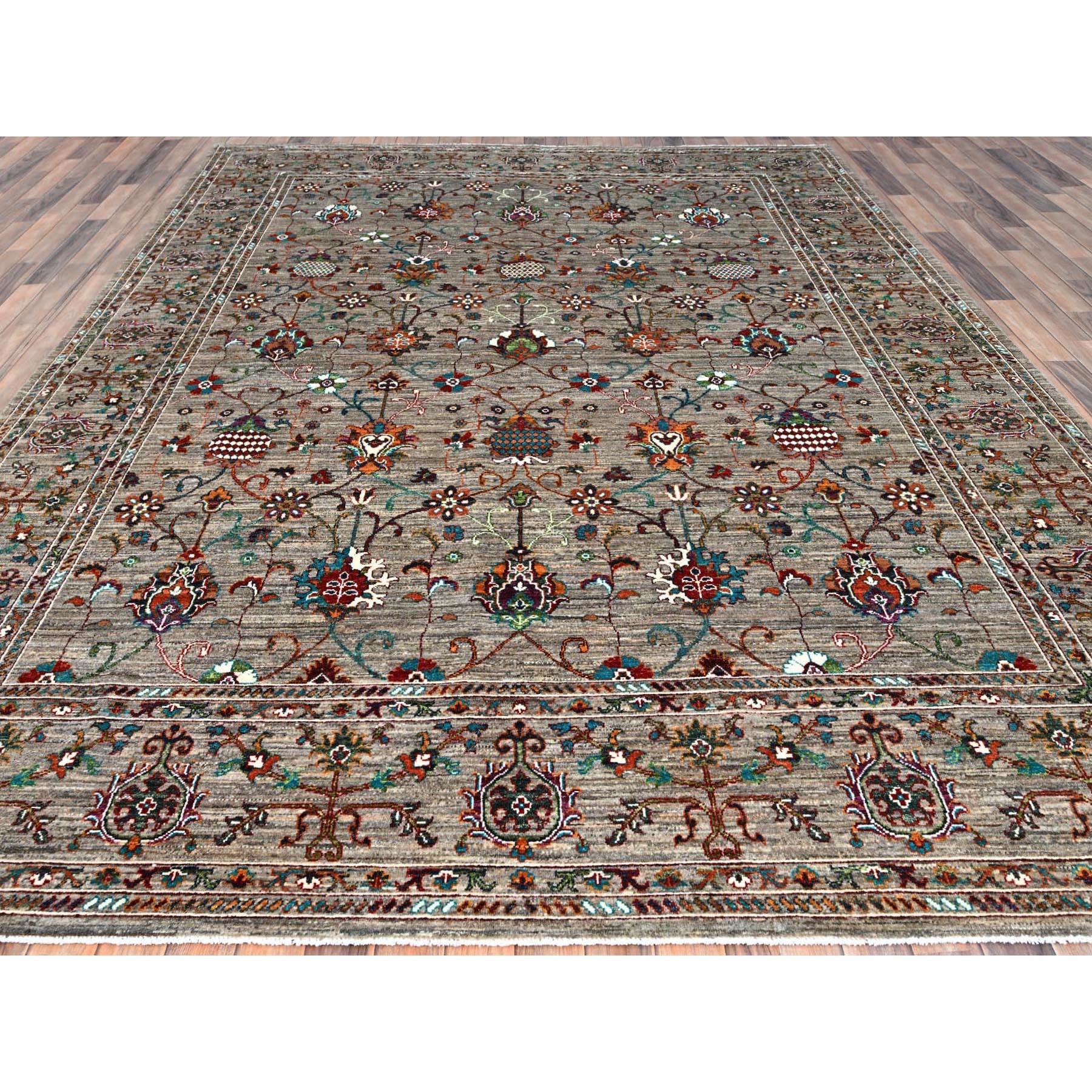 Ésta es una auténtica alfombra oriental afgana sultani, anudada a mano, de pura lana. Ha sido anudada durante meses y meses con técnicas artesanales de tejido centenarias por expertos artesanos.
Materiales primarios: Lana
Látex: Sin pelo 
altura: