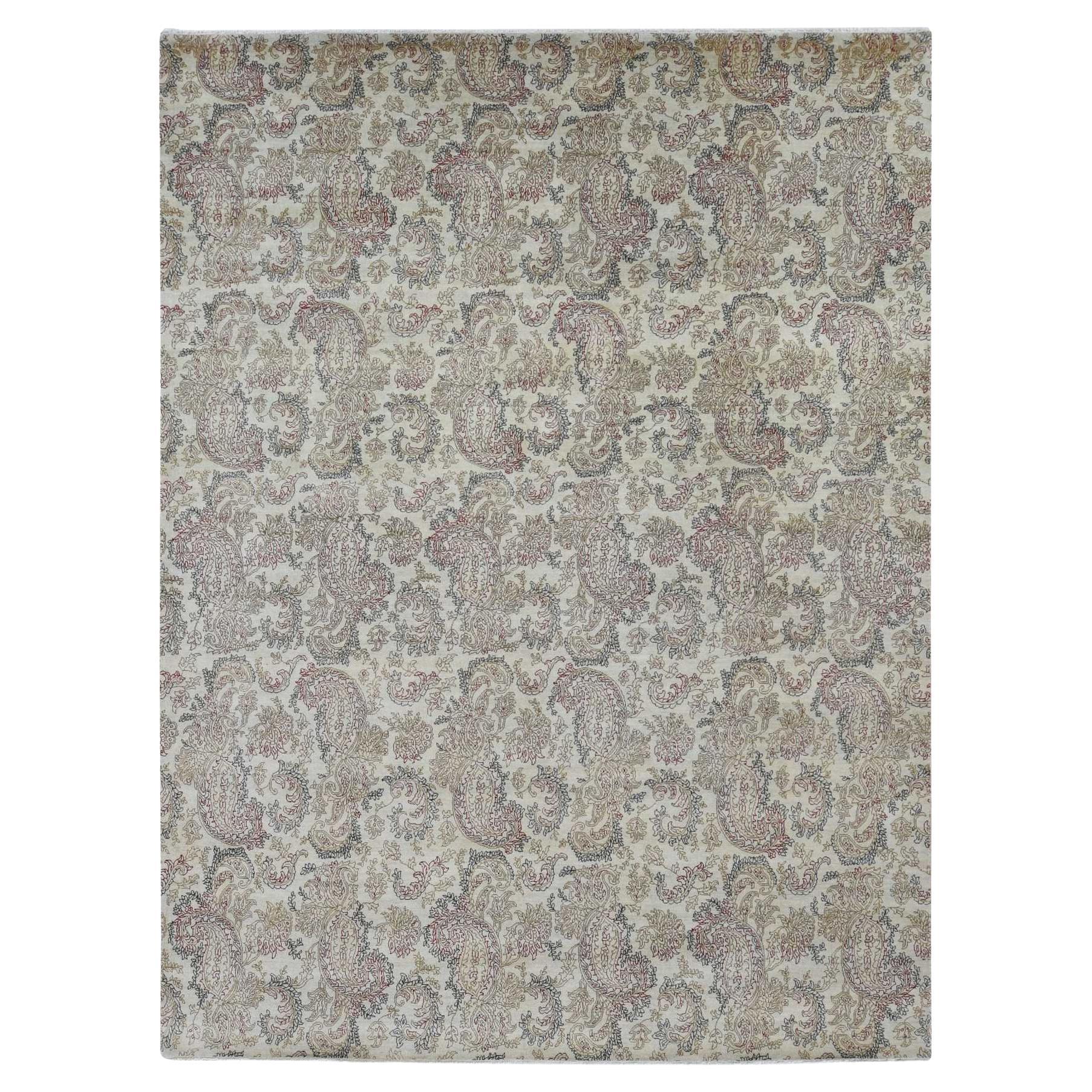 9
1"x12
3" Agreeable Gray Agra with Paisley Design 100% Wool Hand Knotted Rug For Sale