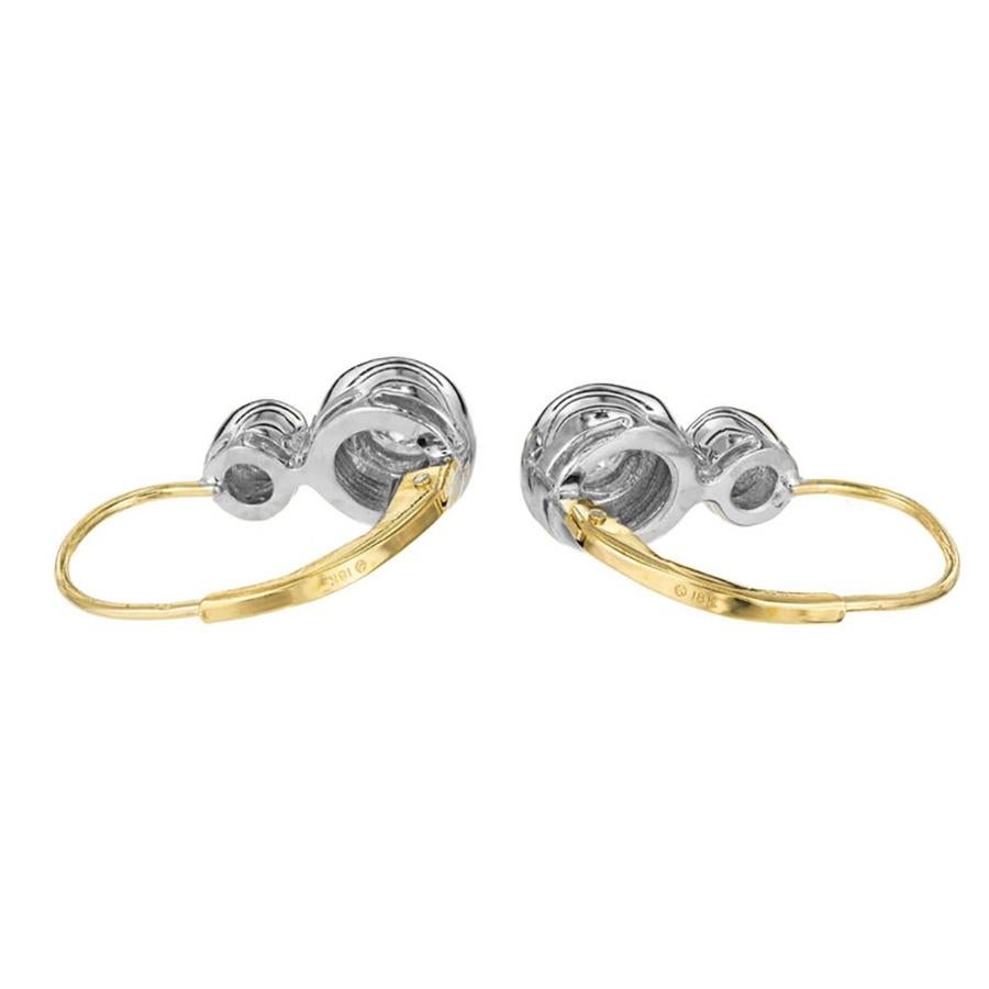 Taille ronde Pendants d'oreilles en or bicolore sertis de lunette de diamants de 0,92 carat en vente