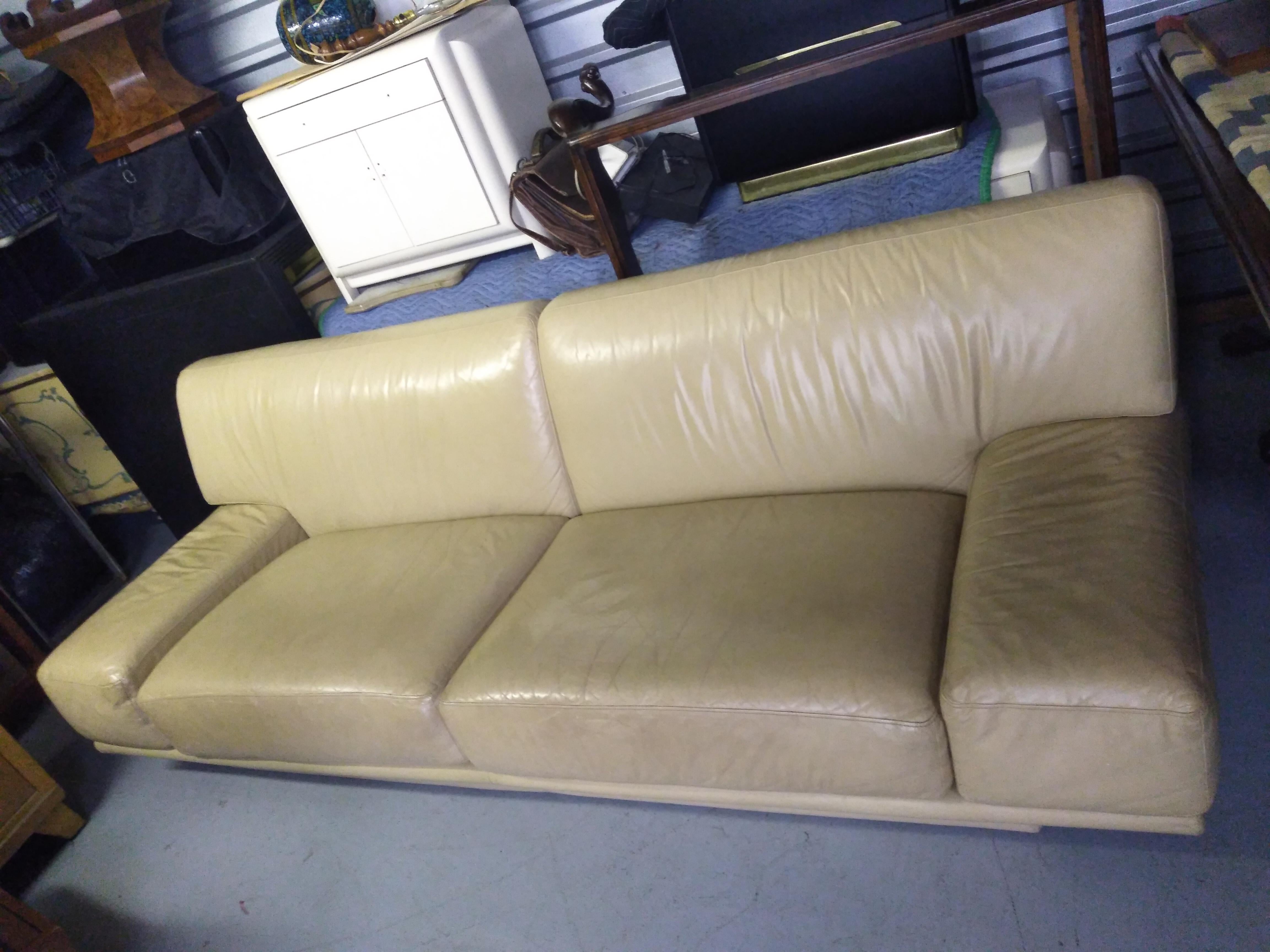 Modern DS94 DeSede Leather Sofa 1980s For Sale