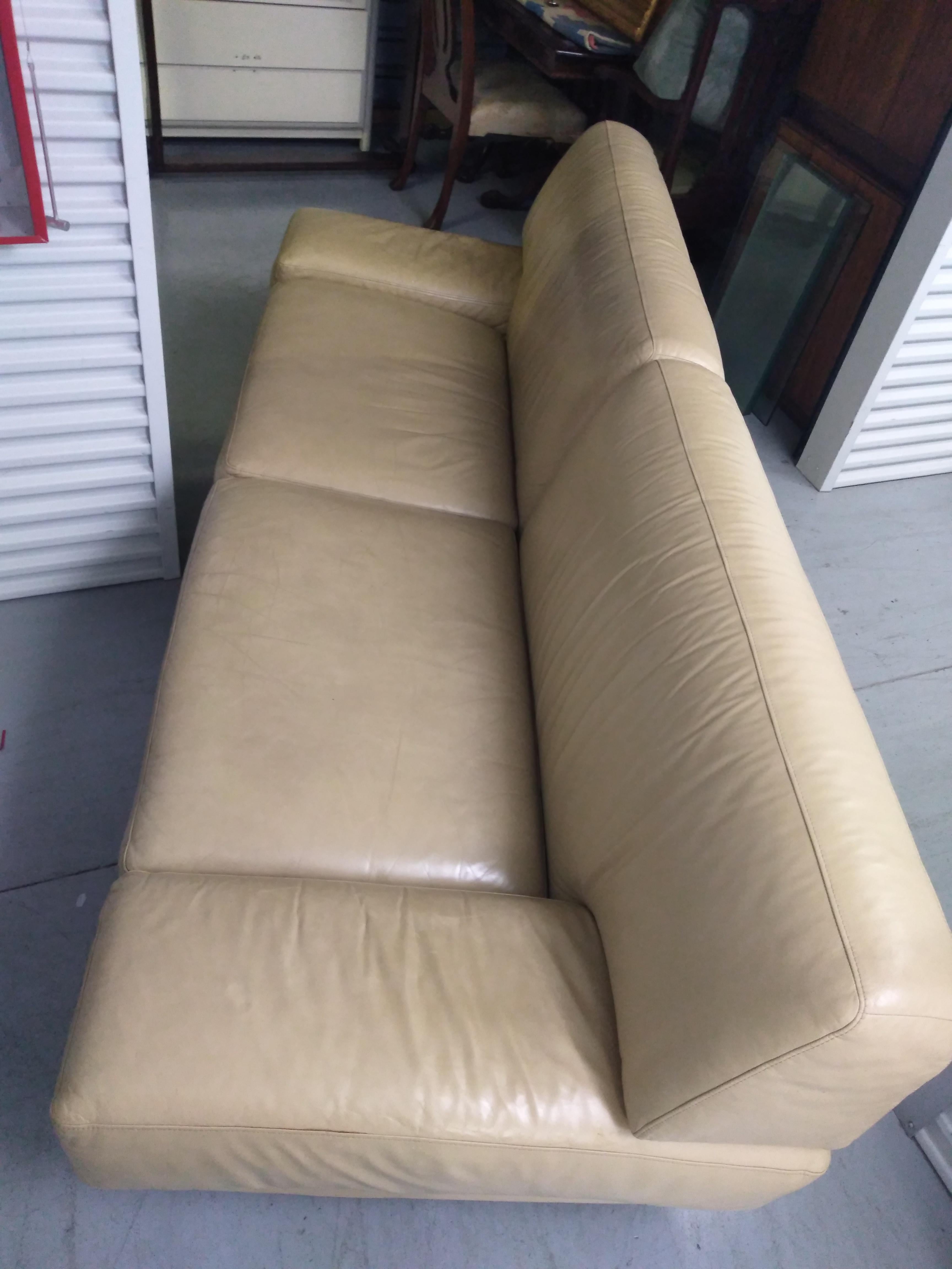 European DS94 DeSede Leather Sofa 1980s For Sale