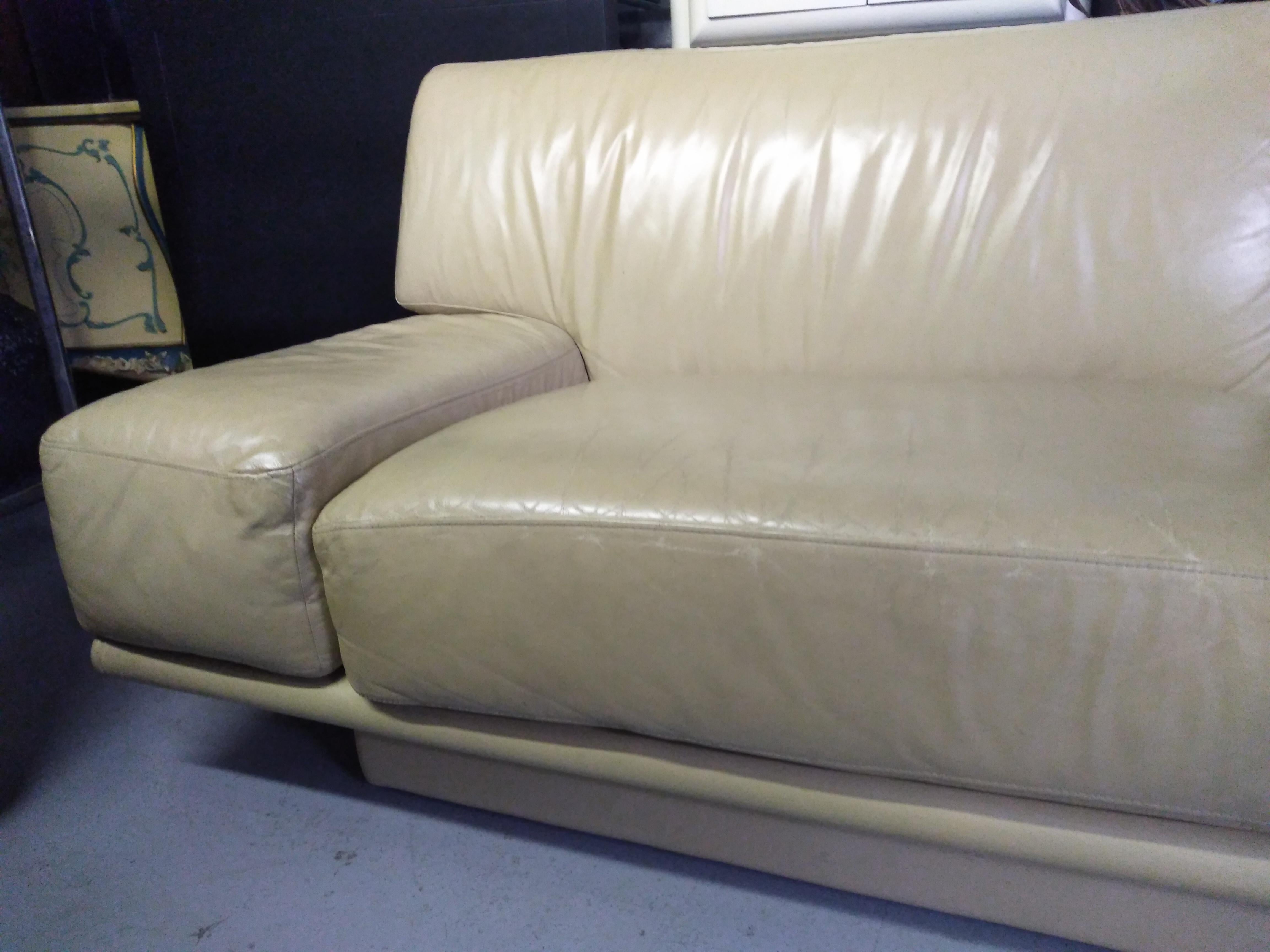 DS94 DeSede Leather Sofa 1980s In Good Condition For Sale In Pasadena, TX