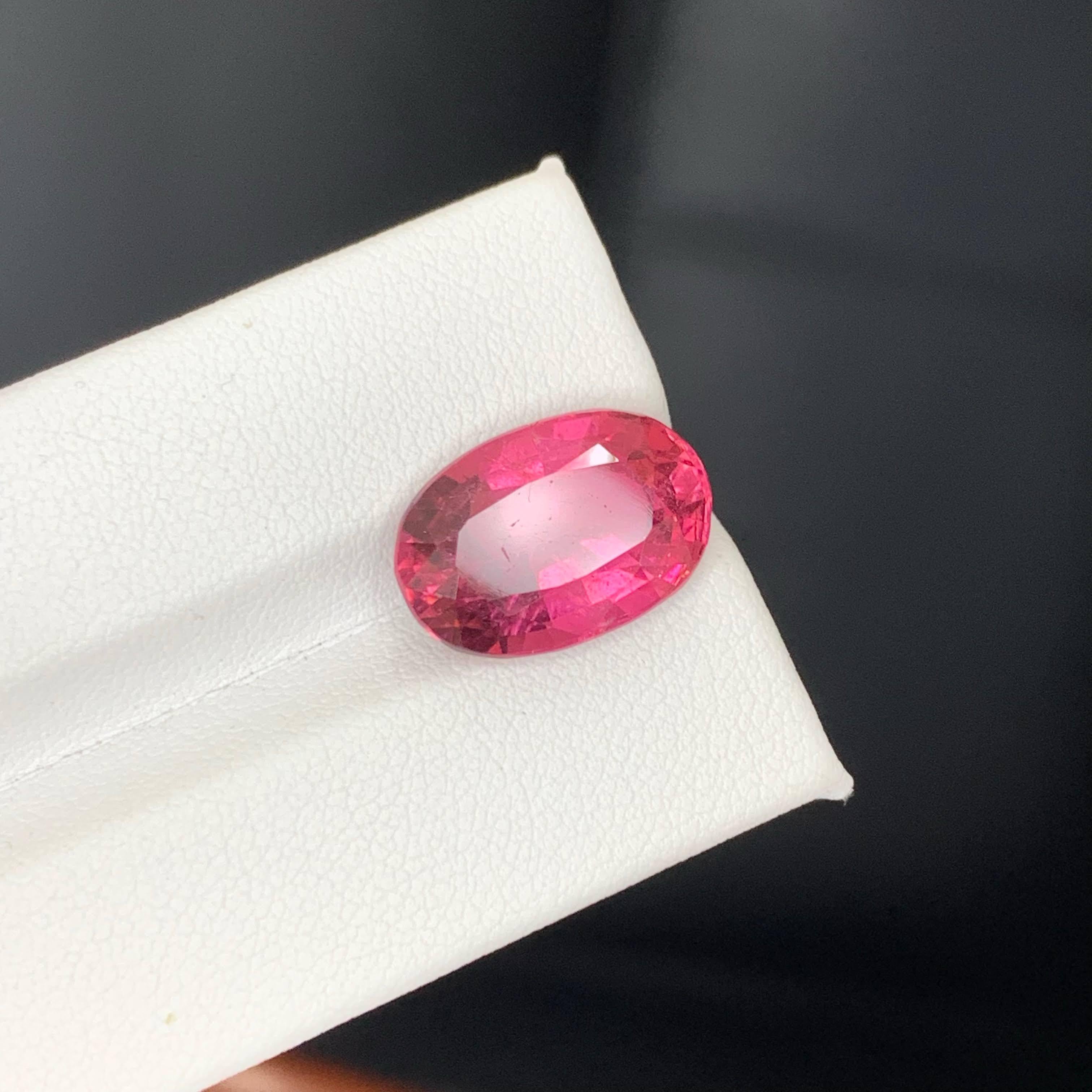 9,20 carati di tormalina rosa calda naturale sfusa, pietra tagliata a cuscino Gemma africana In condizioni Nuovo in vendita a Bangkok, TH