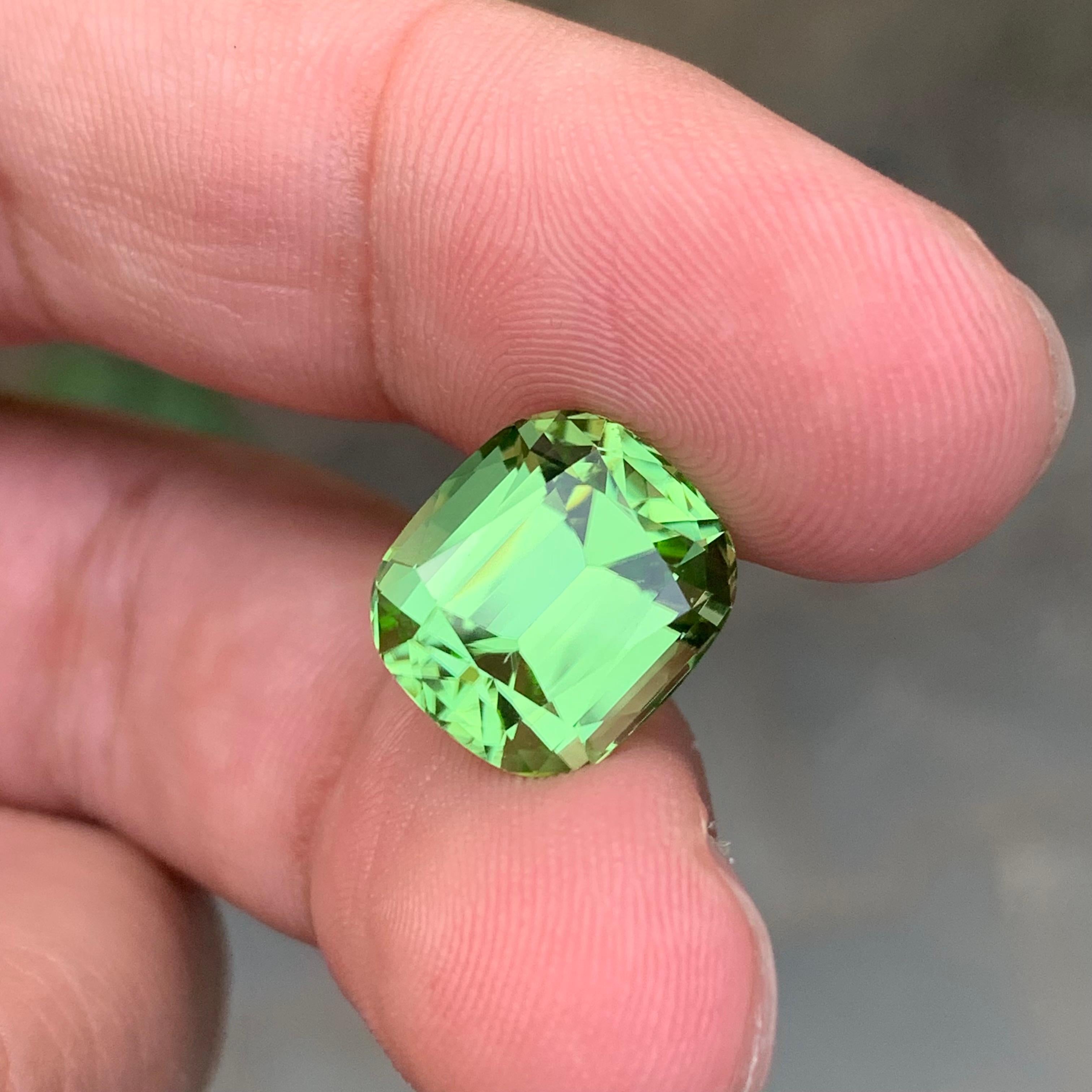9.20 Carat Natural Loose Lightsaber Green Peridot Cushion Shape Gem For Sale 1