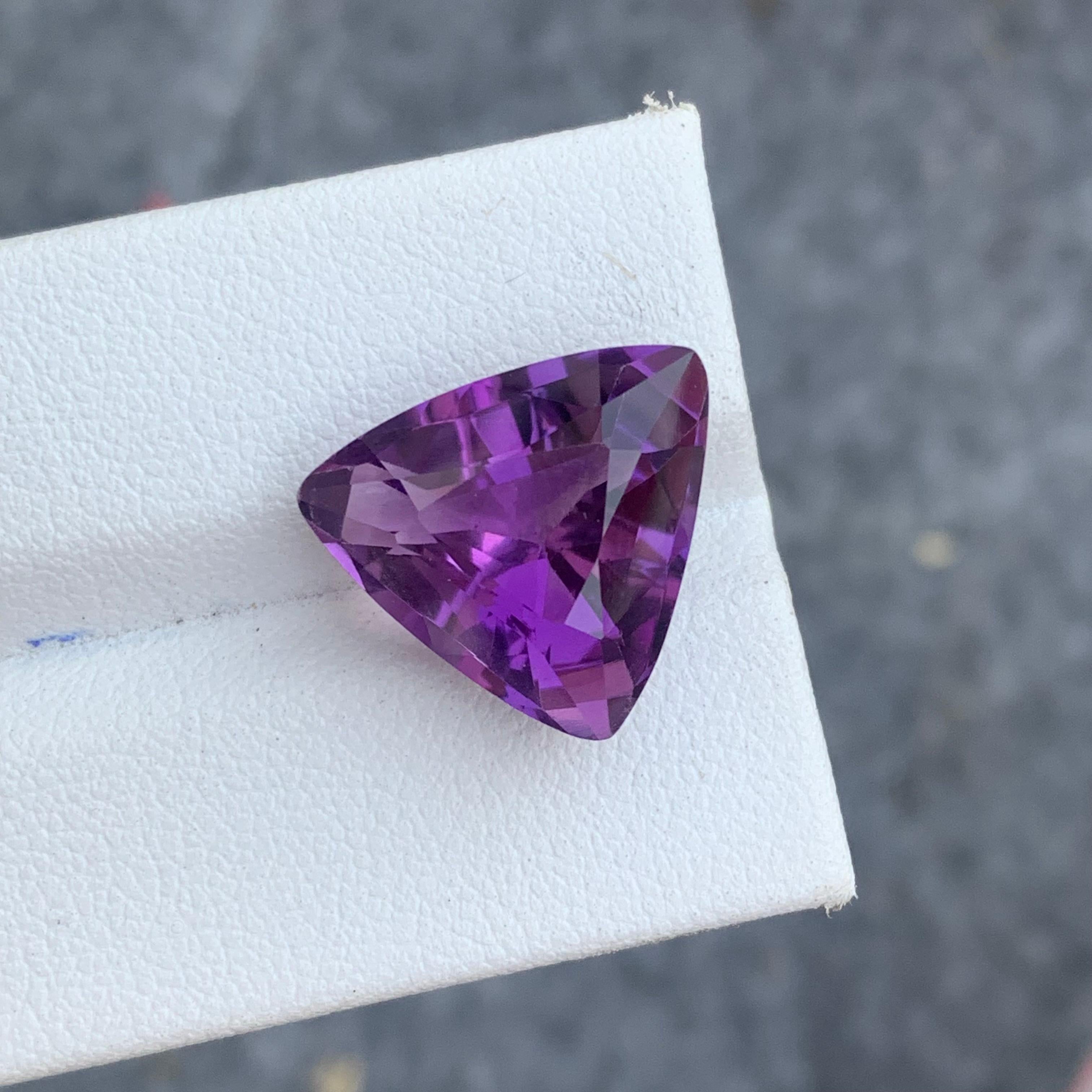 Arts and Crafts 9.20 Carat Natural Purple Amethyst Gemstone Trilliant Cut from Brazil Mine For Sale