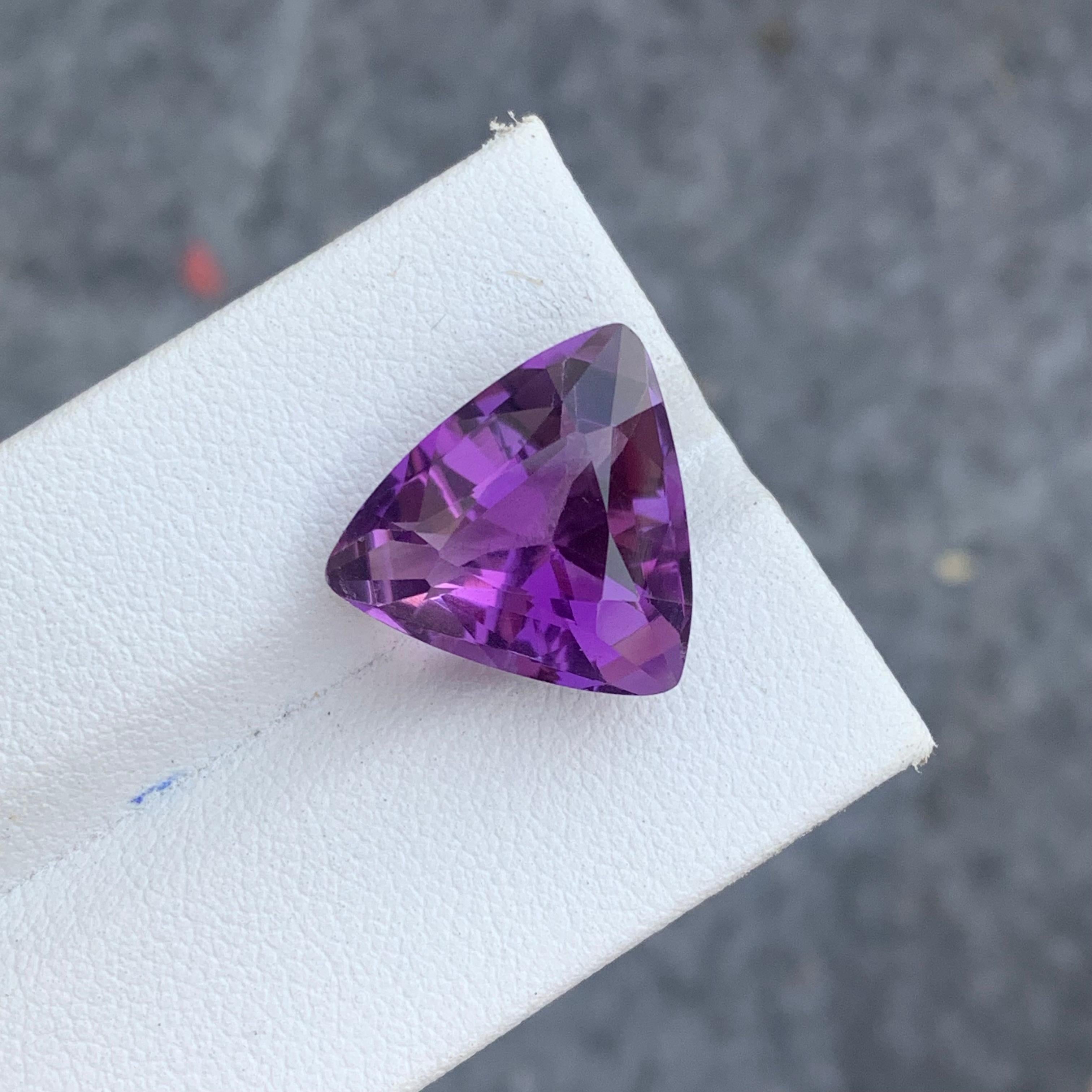 Trillion Cut 9.20 Carat Natural Purple Amethyst Gemstone Trilliant Cut from Brazil Mine For Sale