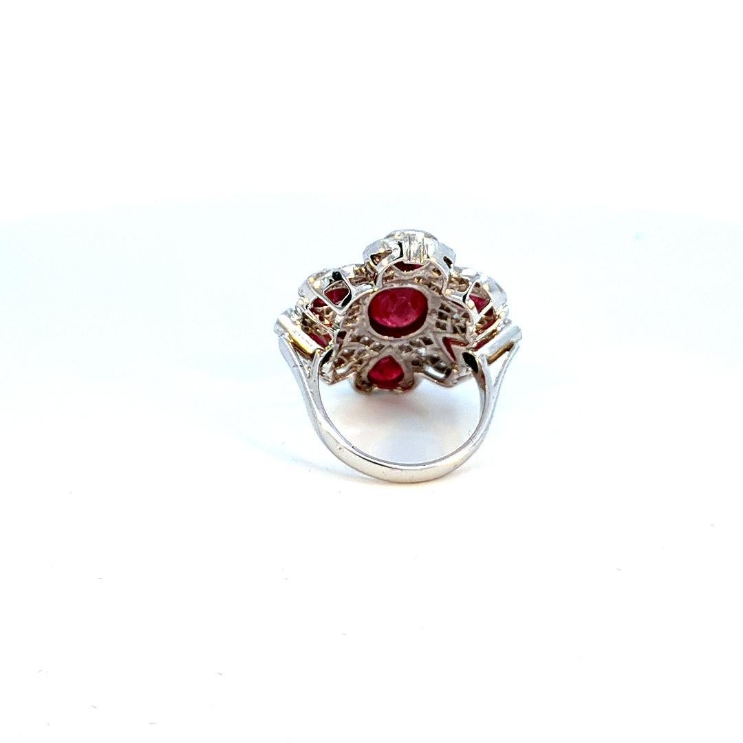 Taille ovale 9.20 Carat Ruby & Diamond 14K Gold Ring en vente