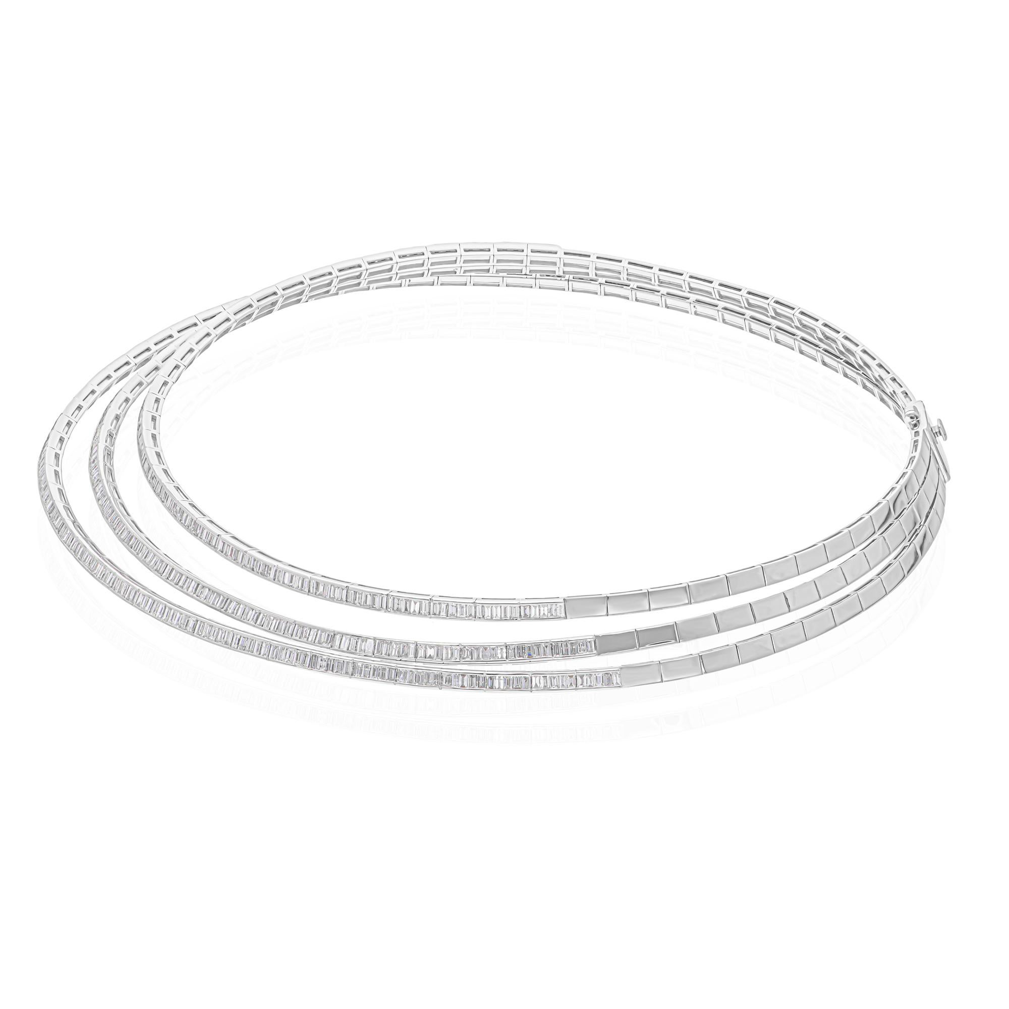 Moderno 9,20 Carati SI/H Baguette Diamond Three Stand Collana Choker in oro bianco 18 carati in vendita