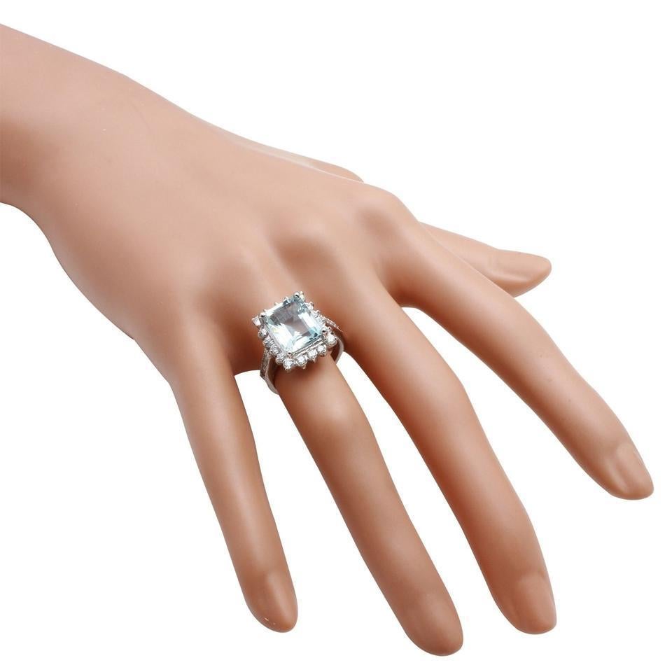 Women's 9.20 Carat Natural Aquamarine and Diamond 14 Karat Solid White Gold Ring For Sale