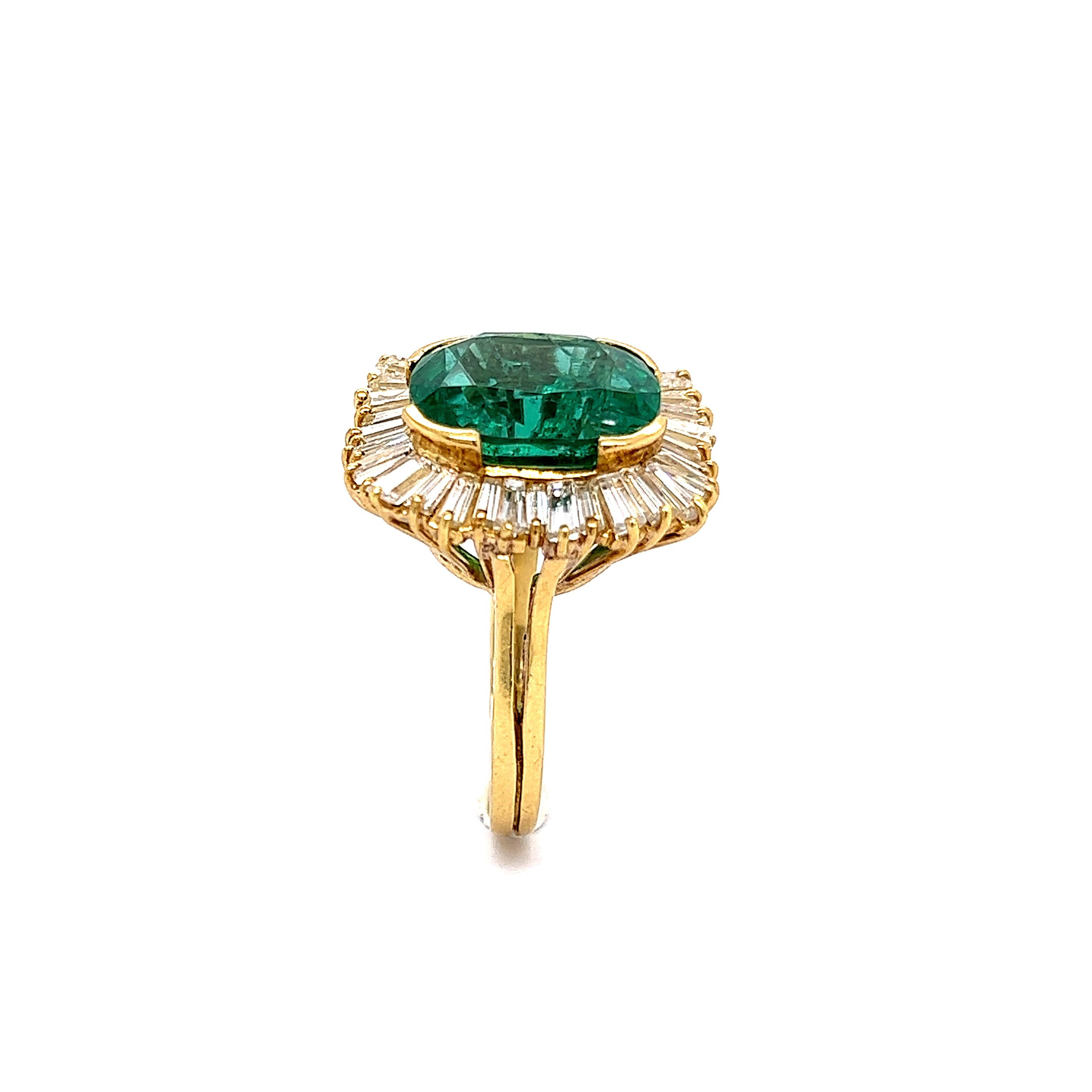 Bague ballerine en or jaune 18 carats sertie d'émeraudes et de diamants 9,20 carats Bon état - En vente à Lucerne, CH