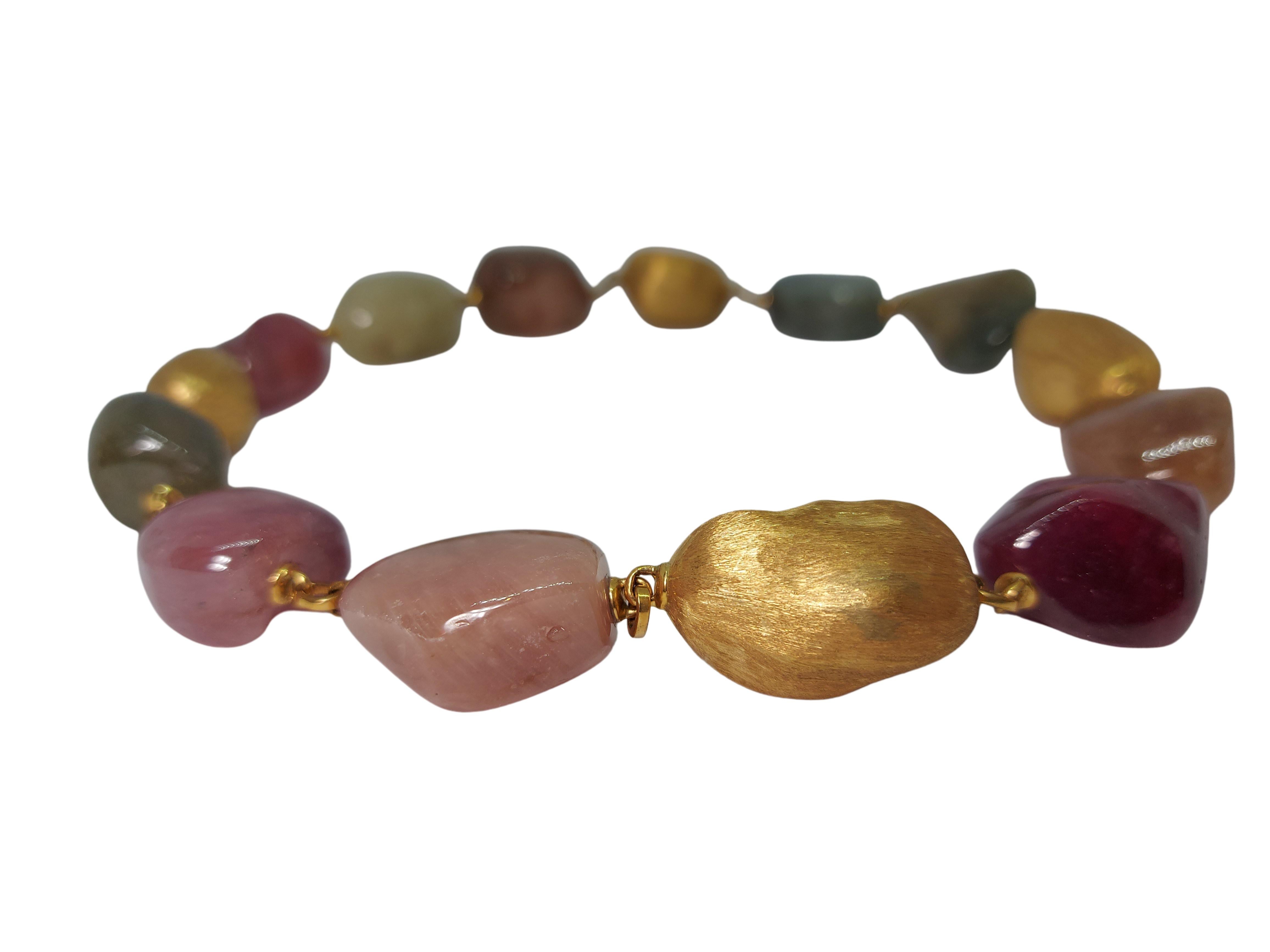 Artisan 920 Carat Rough Natural Sapphires and 18 kt Gold Yvel Necklace, Bracelet, Ring For Sale