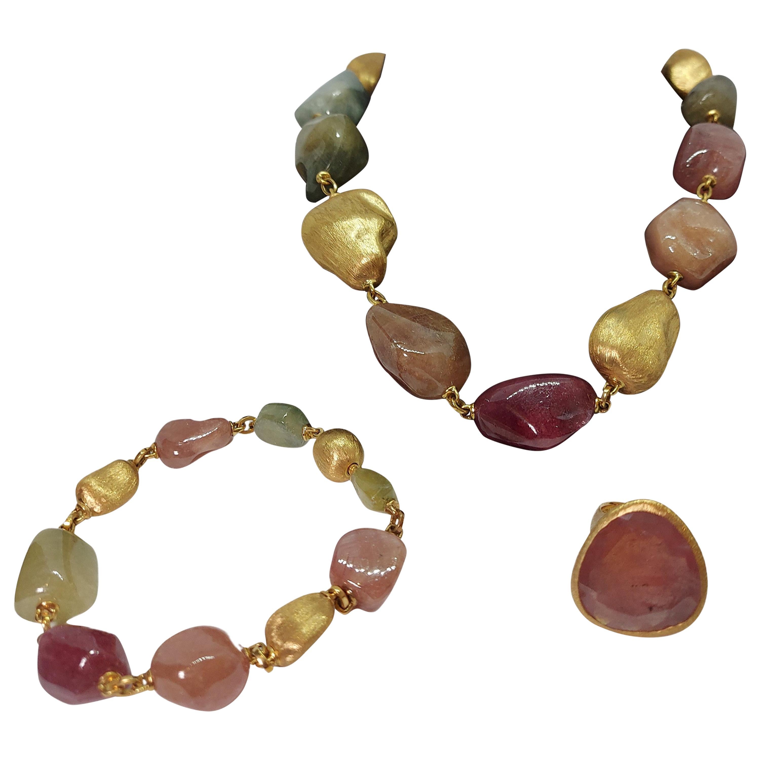 920 Carat Rough Natural Sapphires and 18 kt Gold Yvel Necklace, Bracelet, Ring For Sale