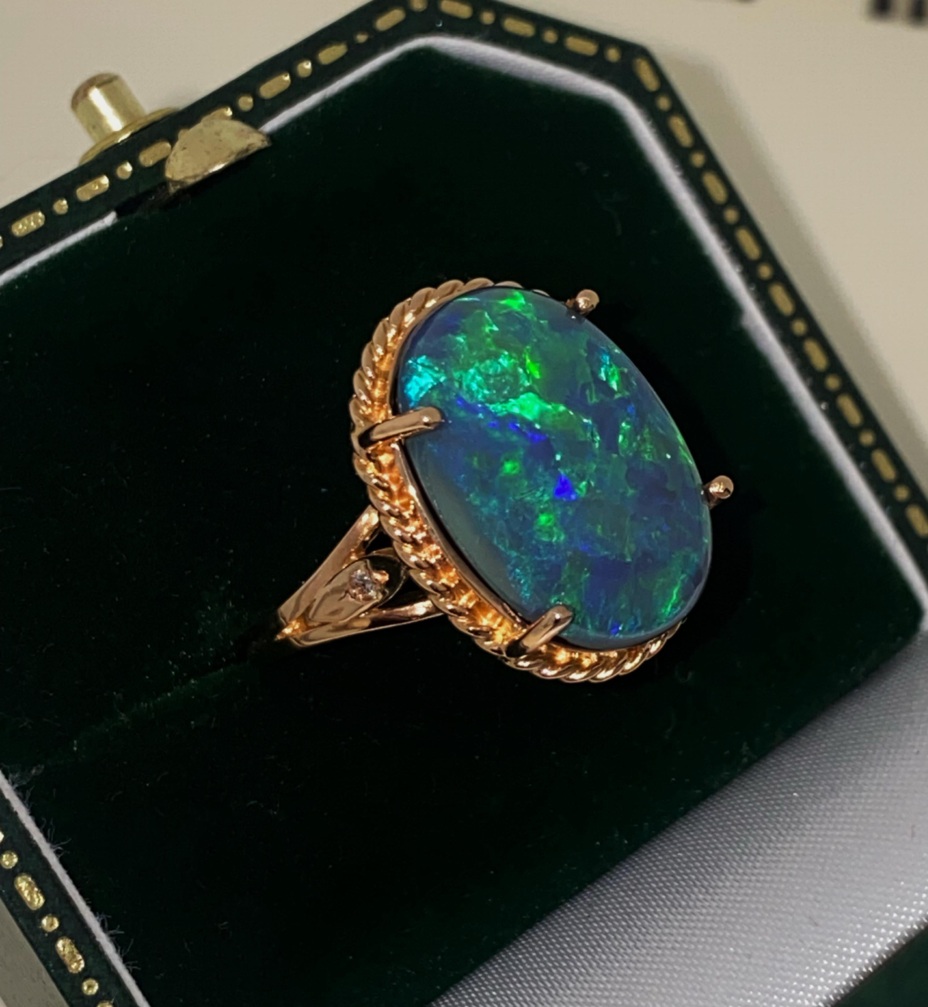 9.20ct Australian Solid Type 1 Black Opal, Diamond 18K Rose Gold Ring, GSL cert. In Excellent Condition For Sale In MELBOURNE, AU
