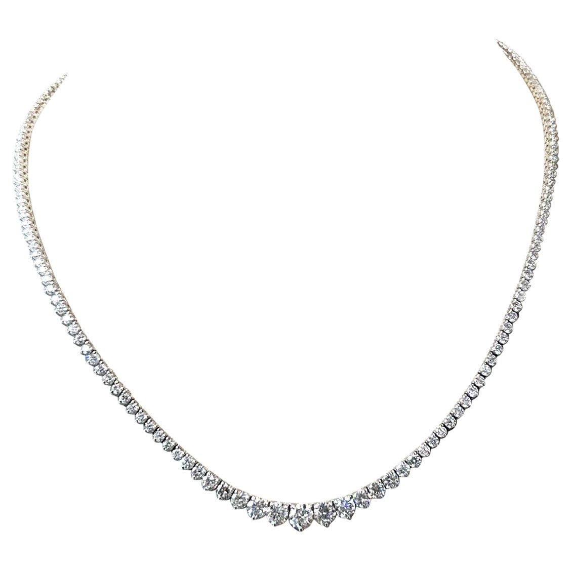 9.21 TCW Graduating Diamond Tennis Necklace In 18k White Gold