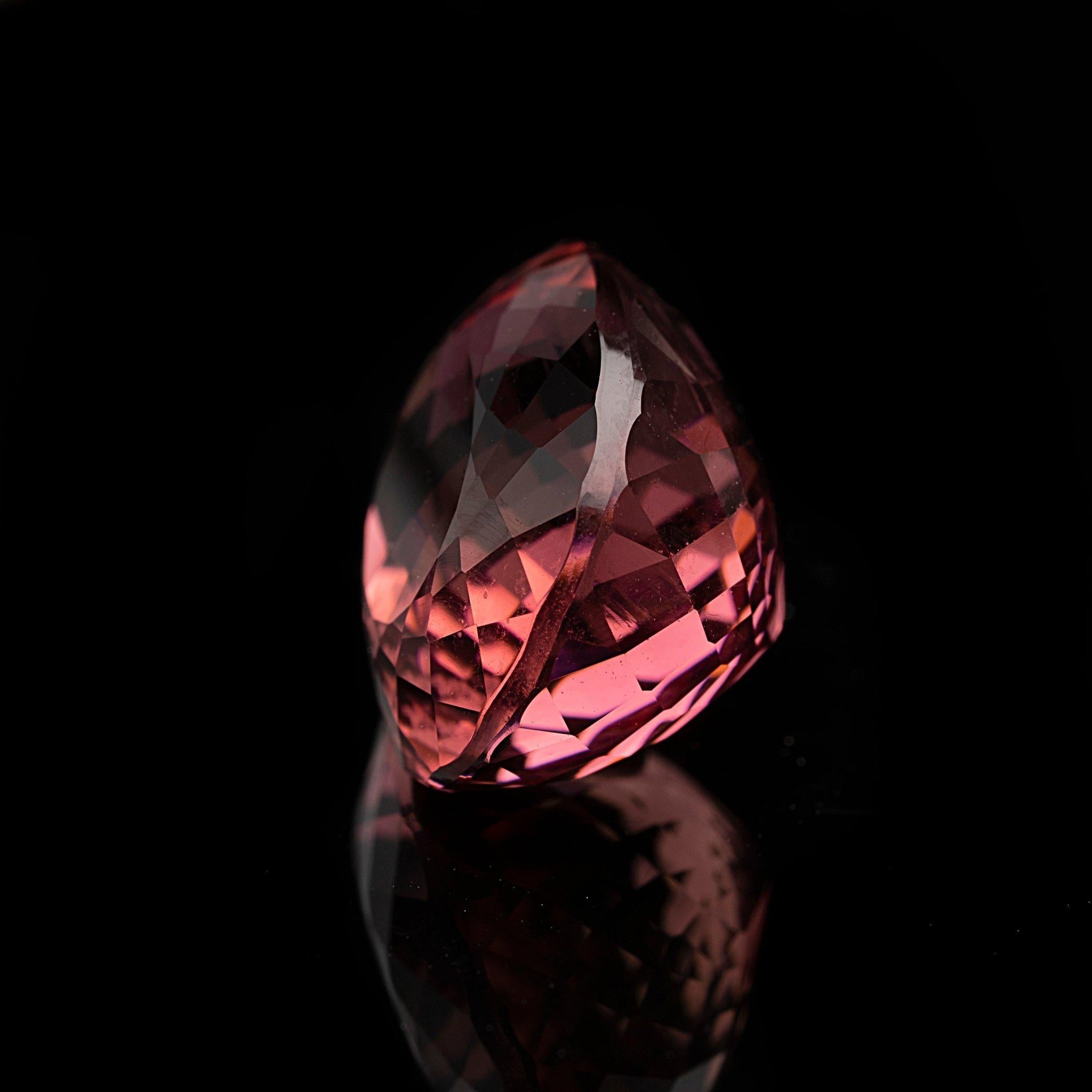 This sparkling eye-clean oval-cut rubellite – a pink variety of elbaite, the most prized species of tourmaline – comes from Afghanistan and is well-faceted and perfectly balanced. An excellent addition to any collection or a gorgeous focal point
