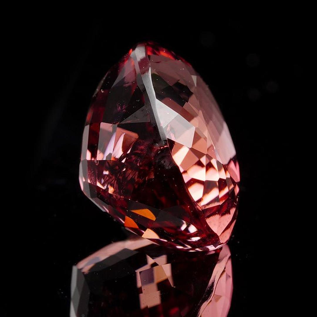 9.22 Carat Oval Cut Rubellite Tourmaline In New Condition For Sale In New York, NY